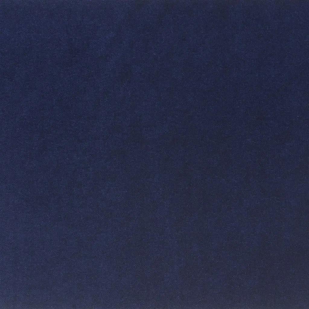 Contemporary Channeled Fleure Bench in Tourmaline Royal velvet with walnut feet en vente 2