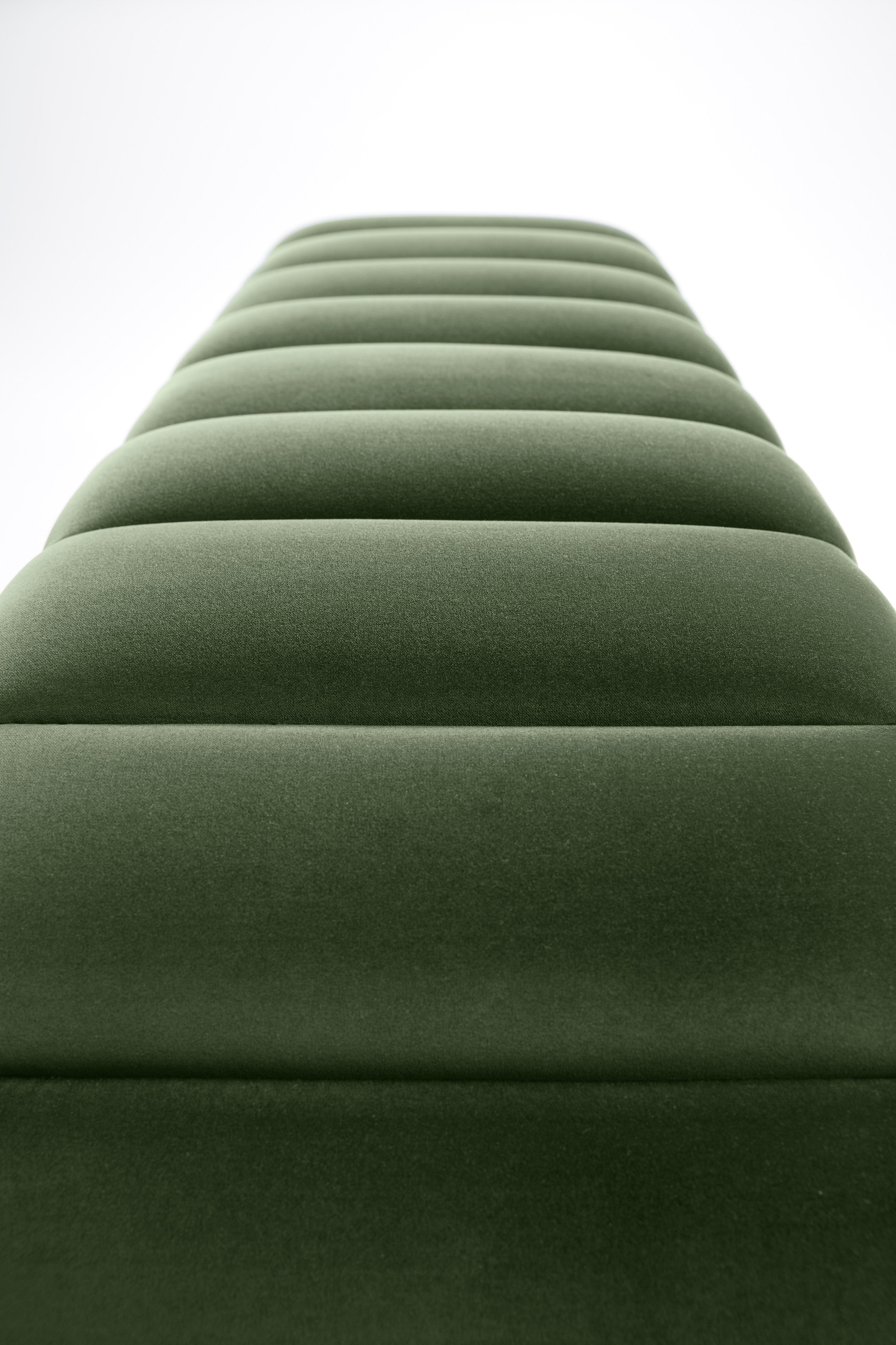 Ébénisé Contemporary Channeled Fleure Bench in Tourmaline Royal velvet with walnut feet en vente