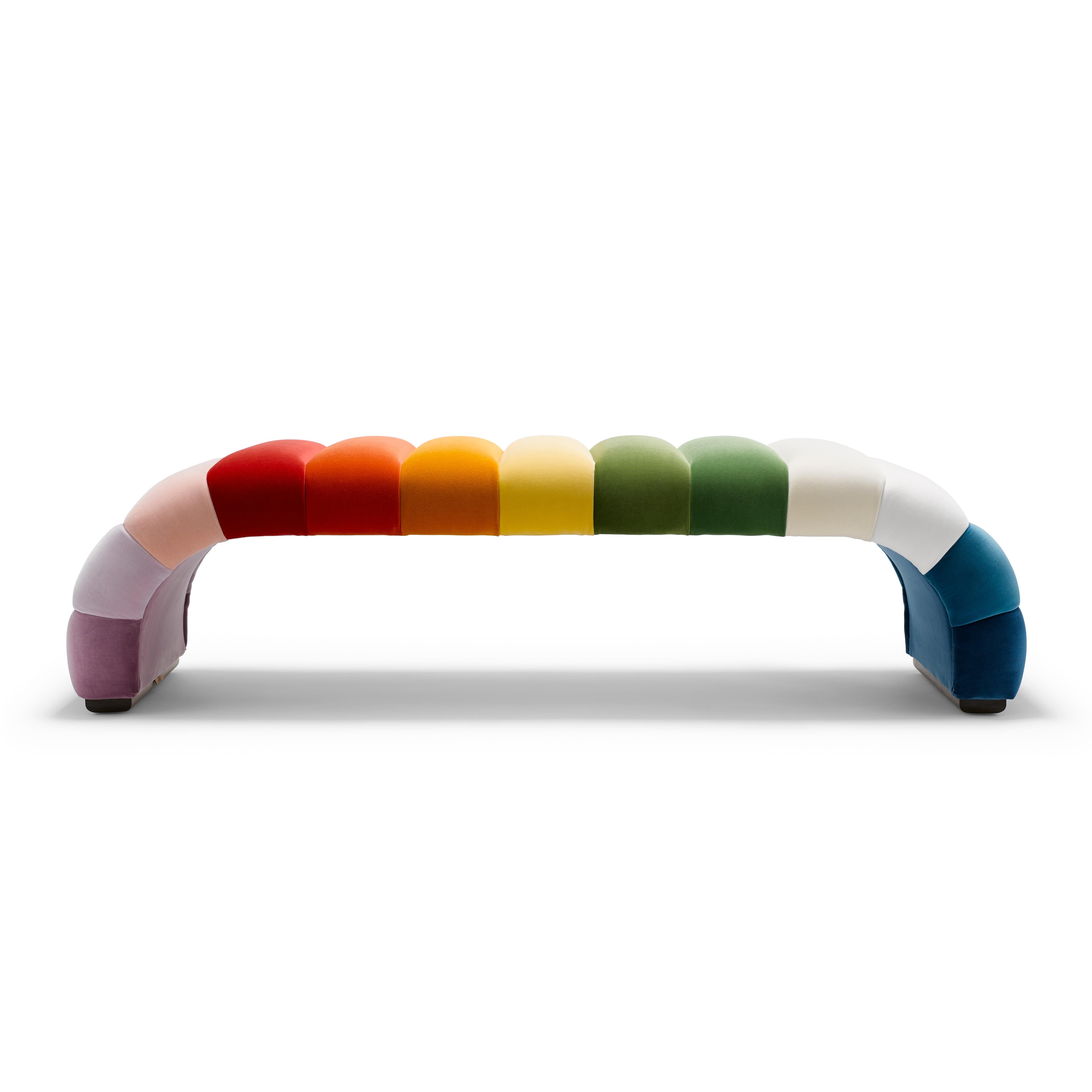 Anglais Banc Contemporary Channeled Fleure Laetus multi colors in Velvet with Walnut en vente