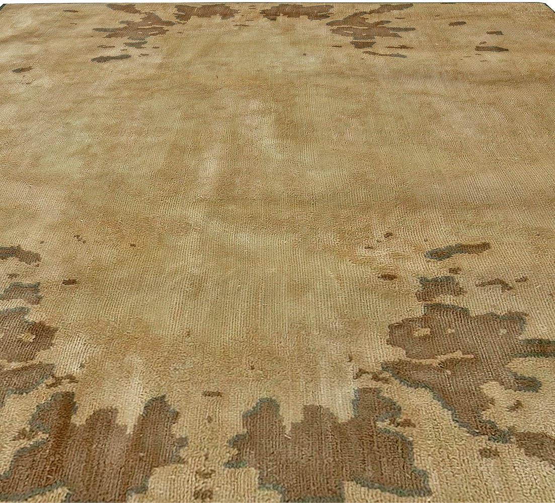 Moderne Contemporary Chestnut Beige Hand Knotted Silk Rug by Doris Leslie Blau en vente