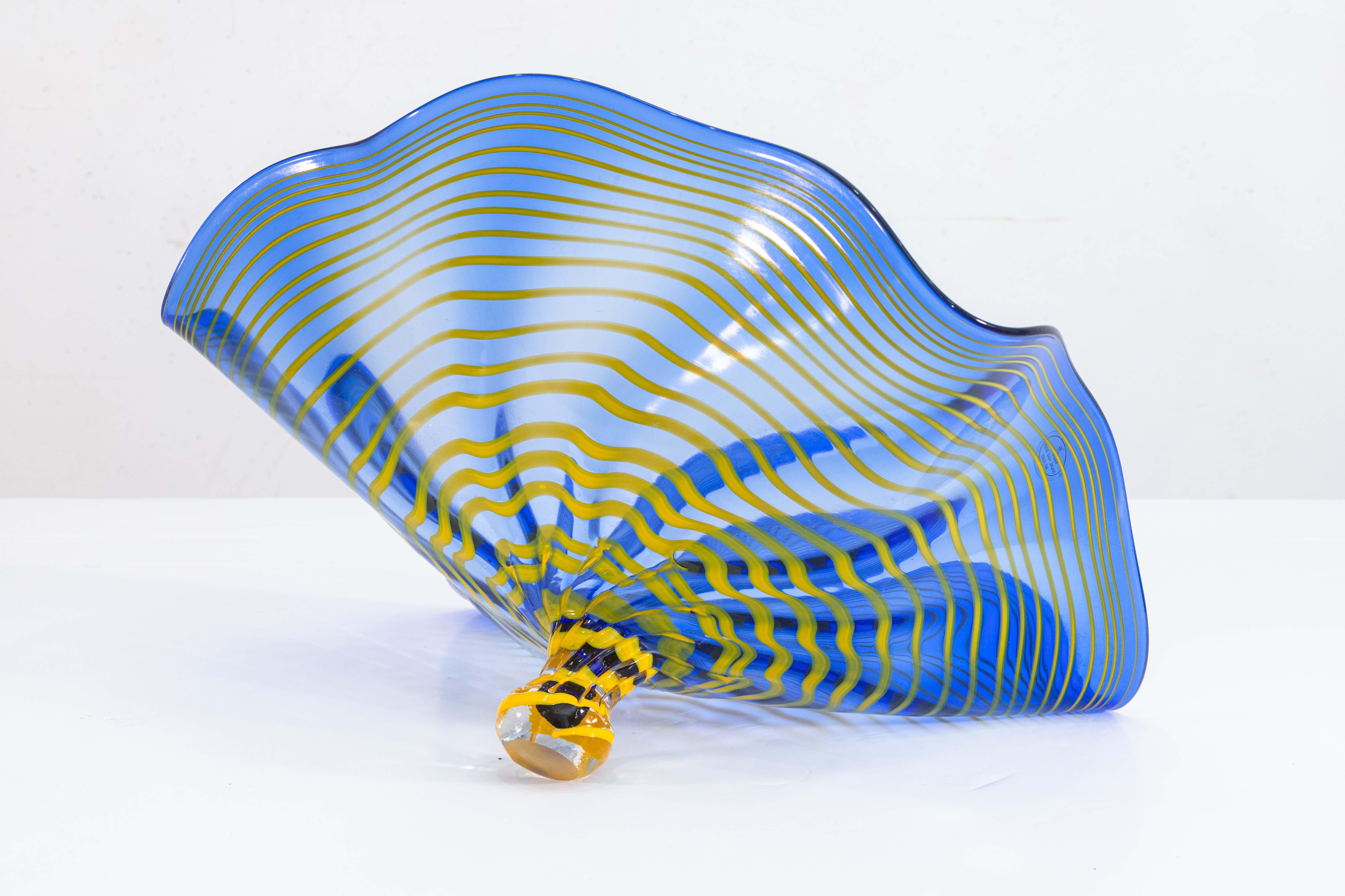 Contemporary Chihuly Style Viz Glass 3pc Hand Blown Blue Glass Table Sculpture In Good Condition For Sale In Keego Harbor, MI