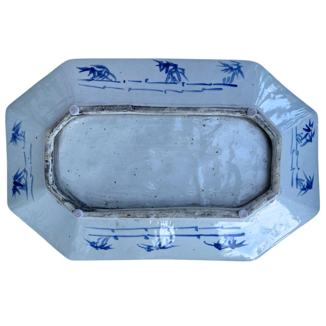 Contemporary Chinoiserie Cut Corner Plate With Bird Motif In New Condition In Alpharetta, GA