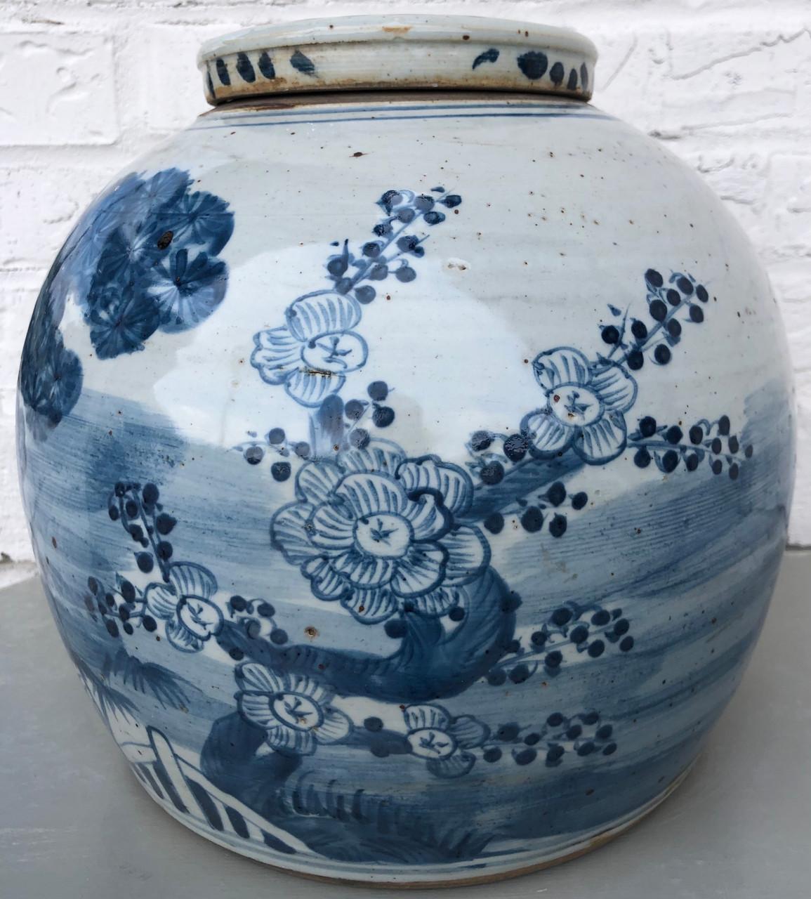 Contemporary Chinoiserie Lidded Ginger Jar In New Condition In Alpharetta, GA