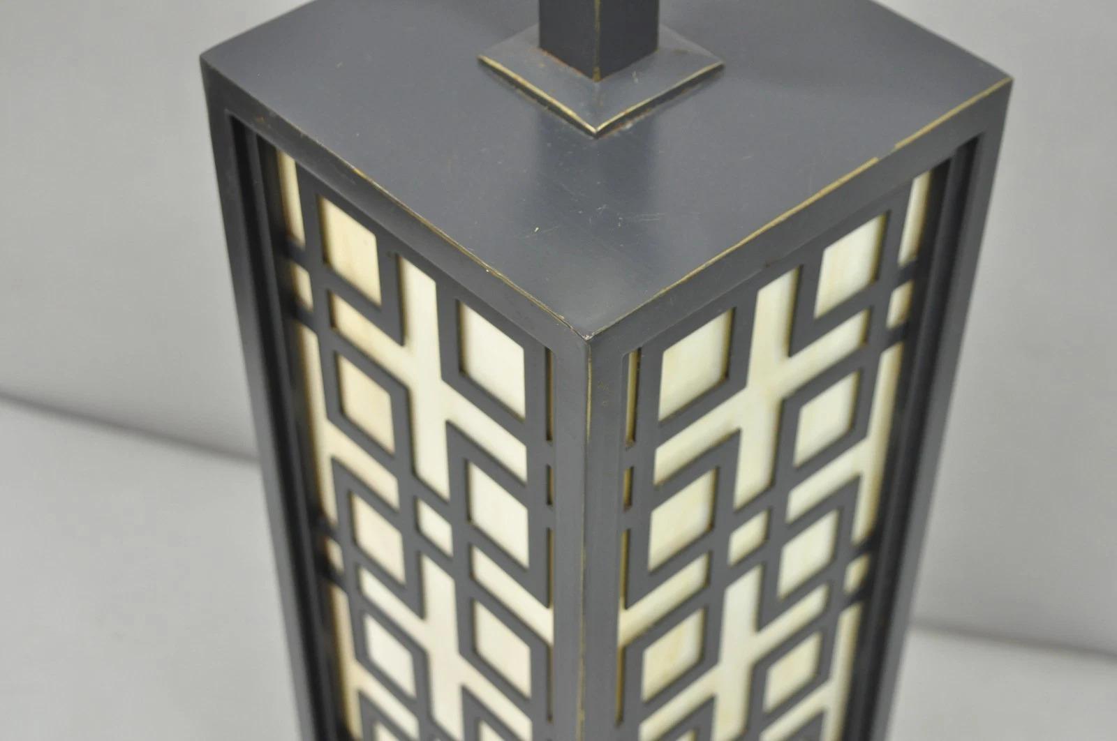 Lámpara de Sobremesa Contemporánea Chinoiserie Vidrieras Metal Cepillado Diseño Calado en venta 1