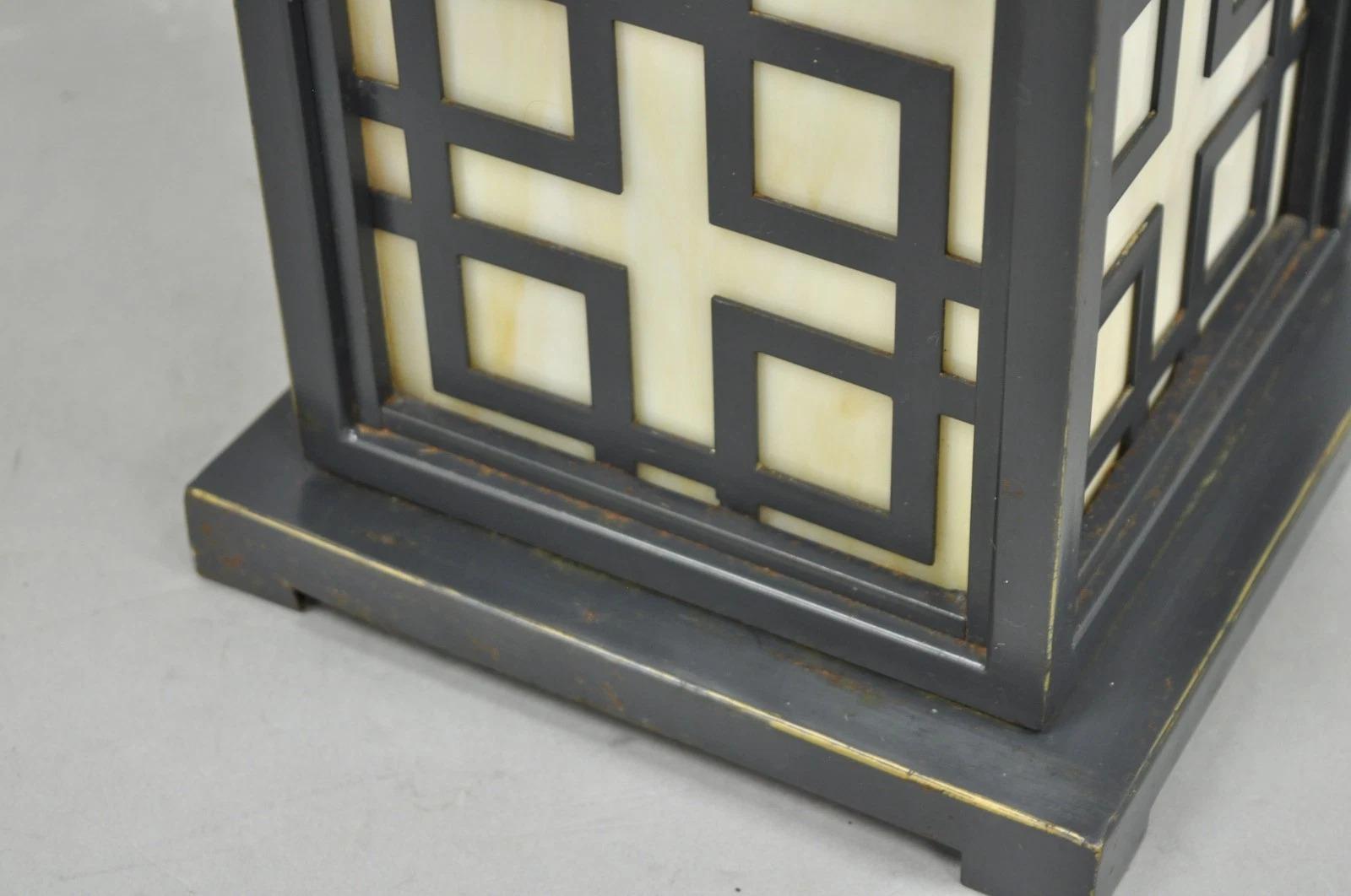 Lámpara de Sobremesa Contemporánea Chinoiserie Vidrieras Metal Cepillado Diseño Calado en venta 2