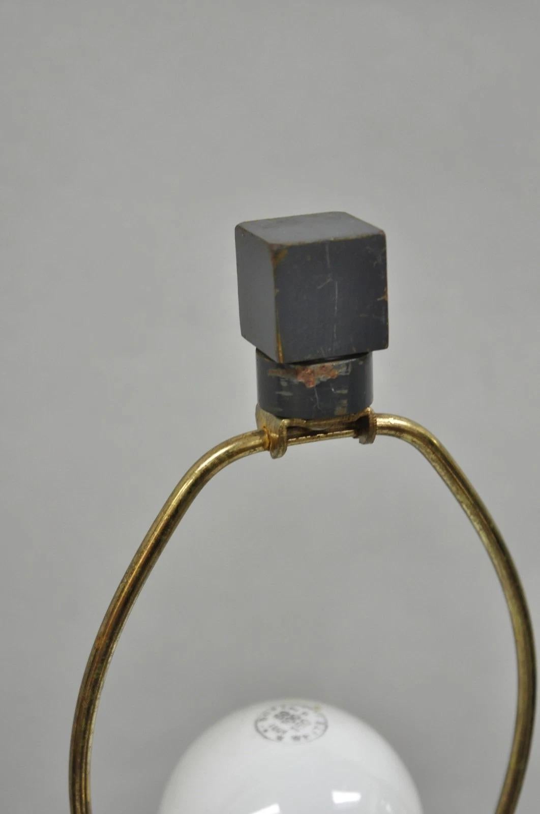 Lámpara de Sobremesa Contemporánea Chinoiserie Vidrieras Metal Cepillado Diseño Calado en venta 3