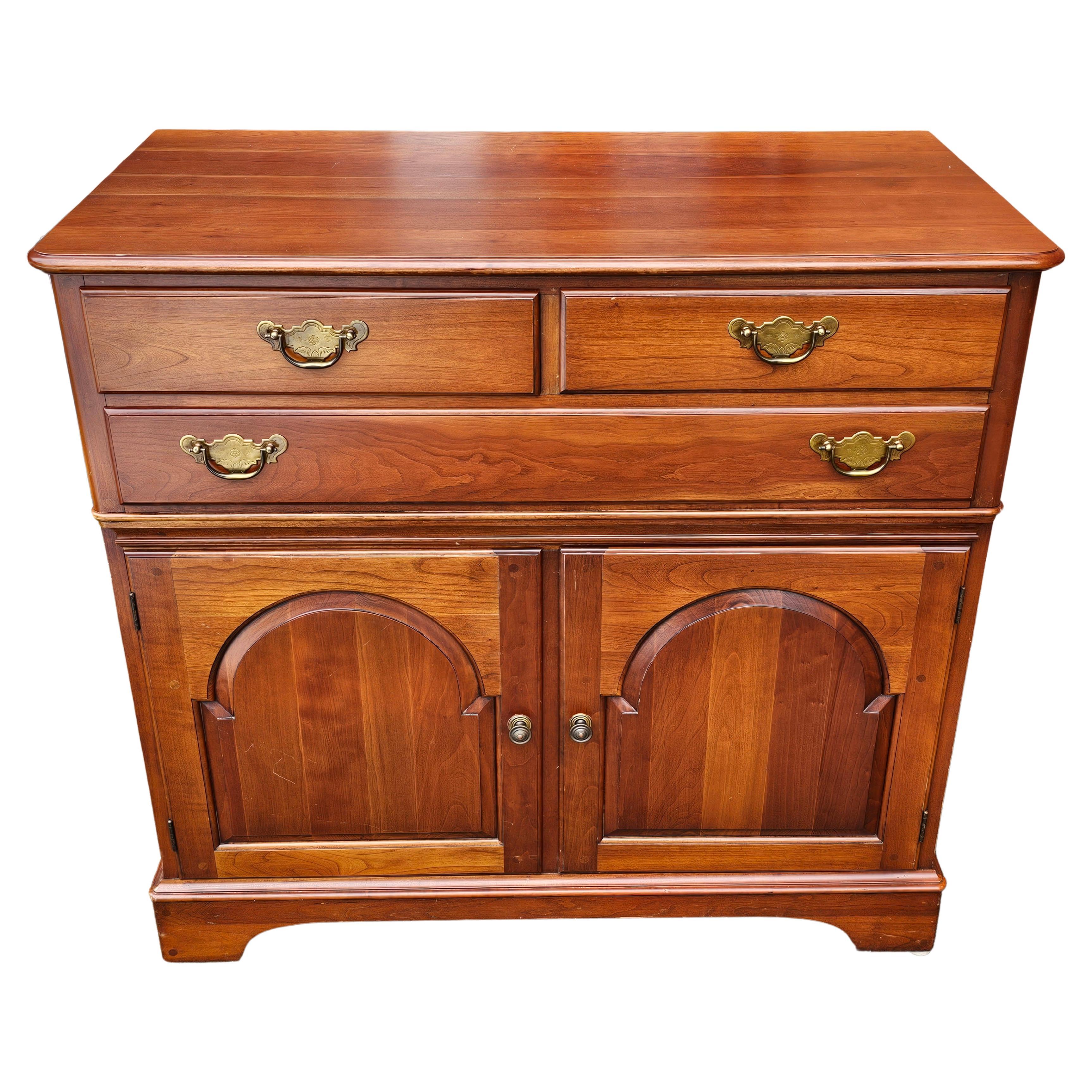 Pennsylvania House Chippendale Style Side Cabinet Buffet For Sale