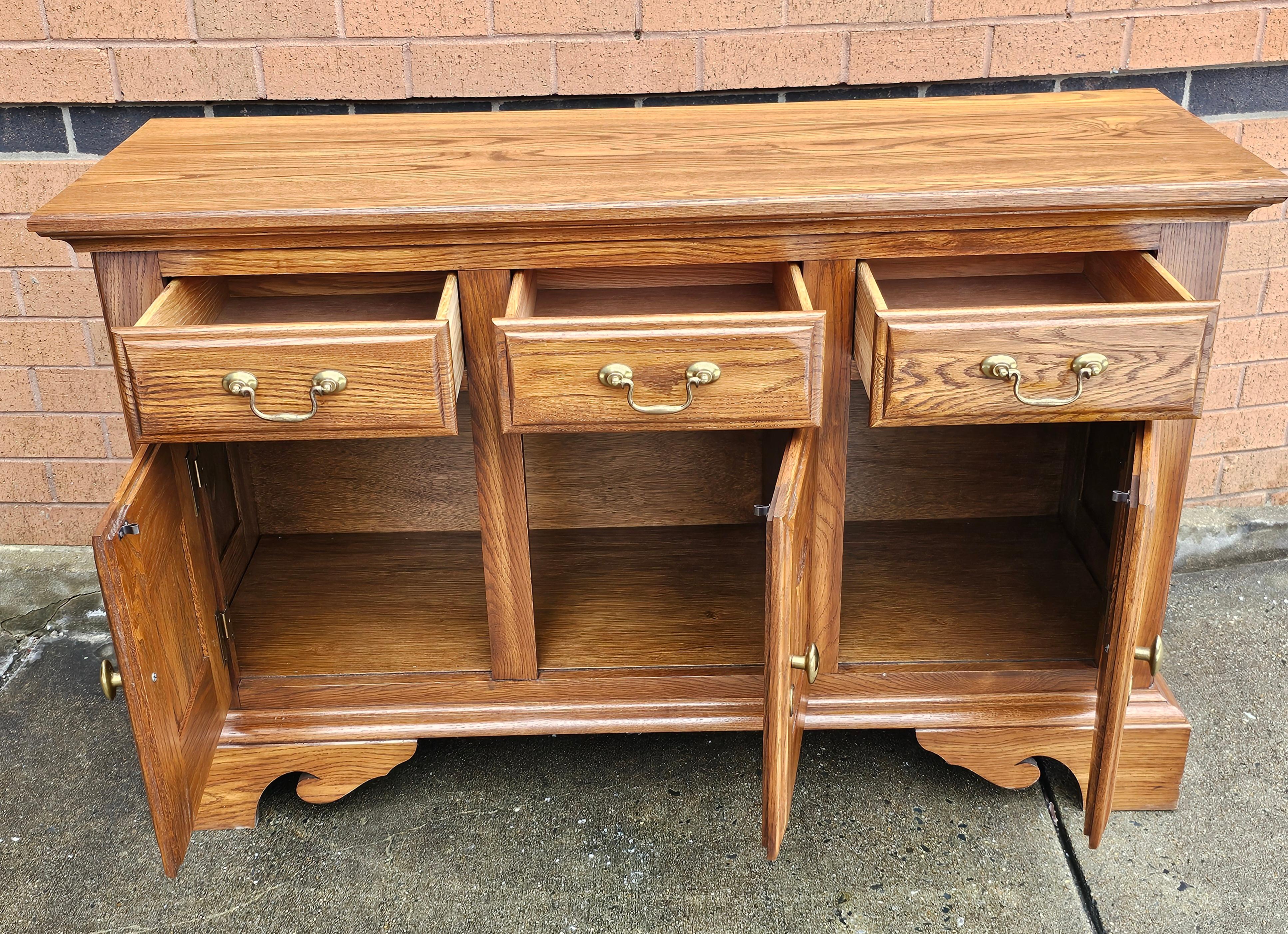Cherry Pennsylvania House Chippendale Style Solid Oak SideBoard Buffet  For Sale