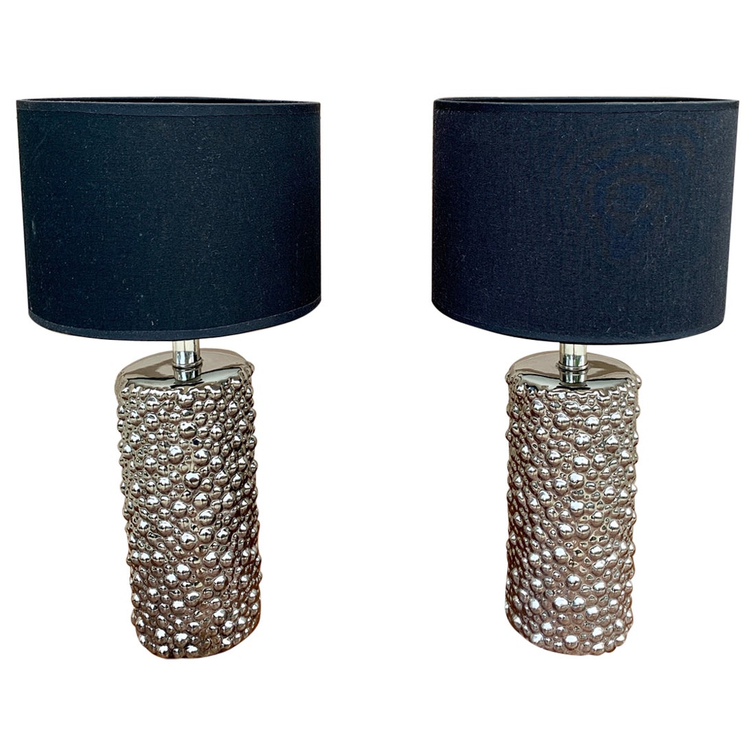Contemporary Chrome Tischlampen mit schwarzen Trommelschirmen, Paar