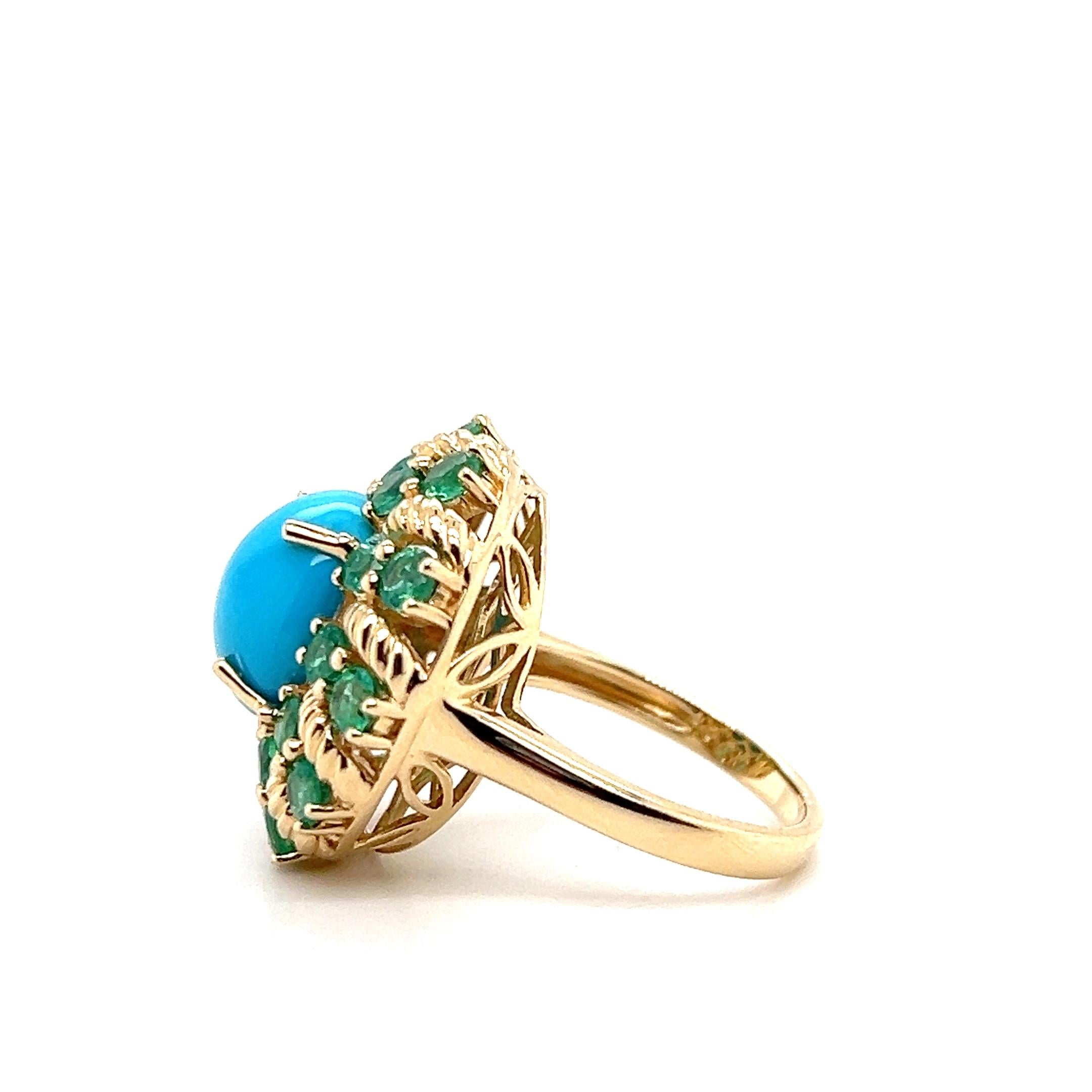 Contemporary Chrysocolla In Chalcedony Emerald and 14k Yellow Gold Cocktail Ring For Sale 1