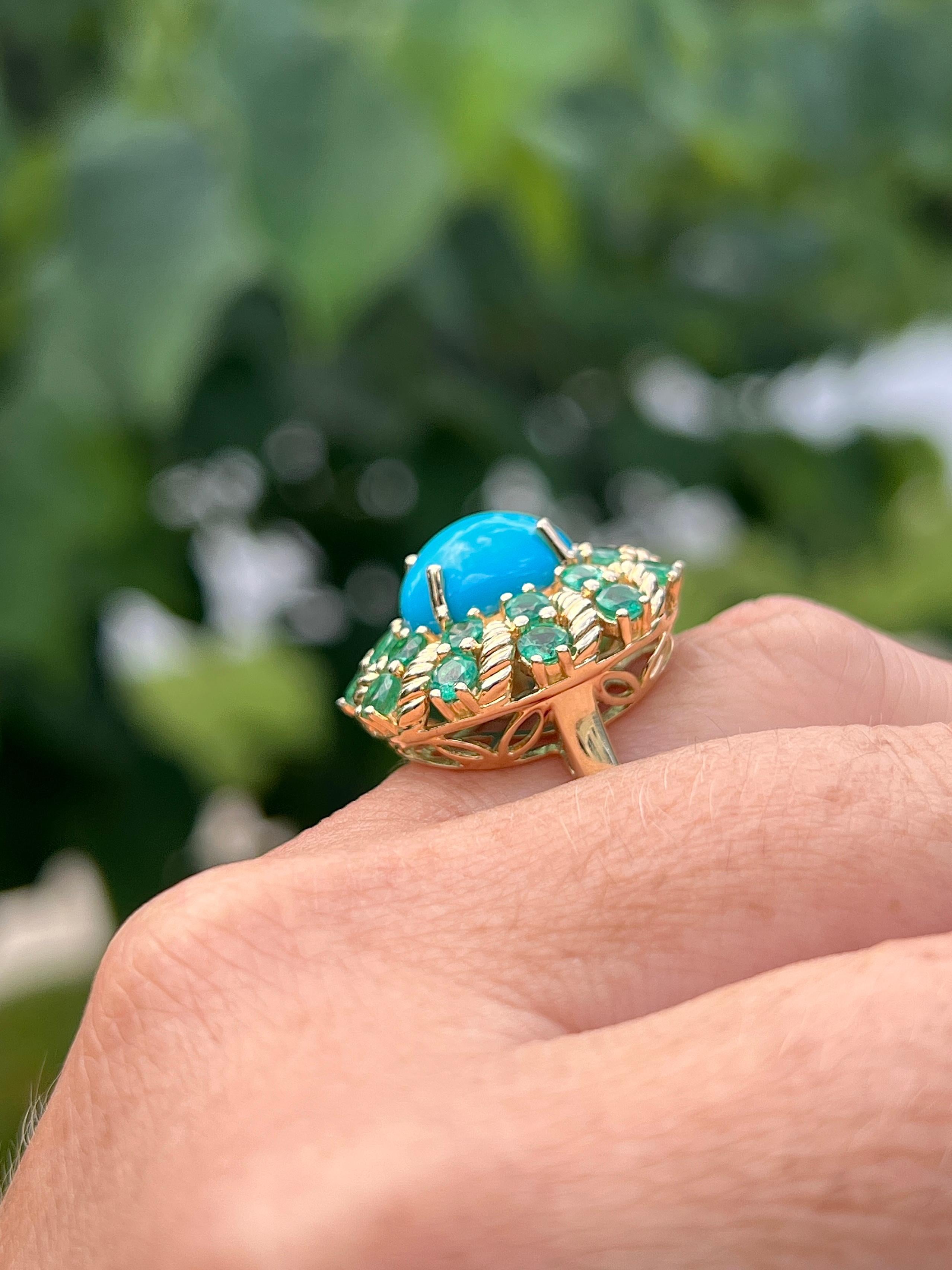 Contemporary Chrysocolla In Chalcedony Emerald and 14k Yellow Gold Cocktail Ring For Sale 4