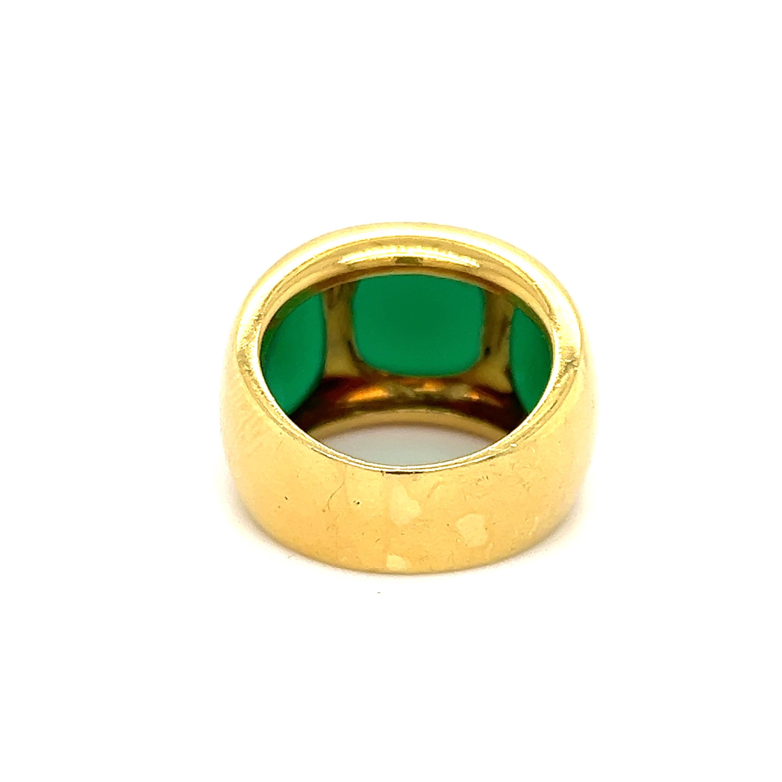 Contemporary Chrysoprase Gemstone 18k Yellow Gold Italian Cocktail Ring In Good Condition In MIAMI, FL