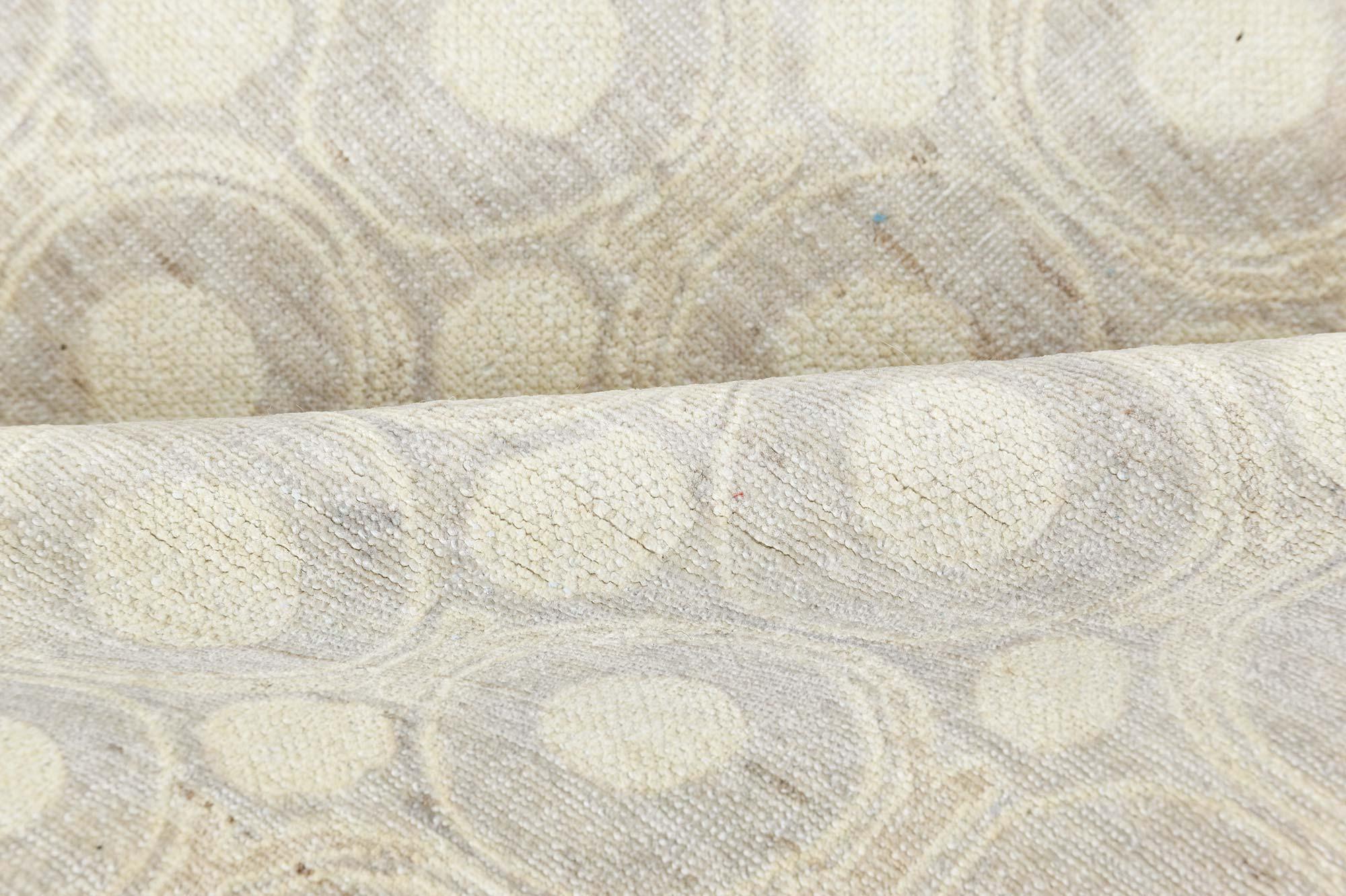 Contemporary circular design handmade silk rug by Doris Leslie Blau.
Size: 9.9