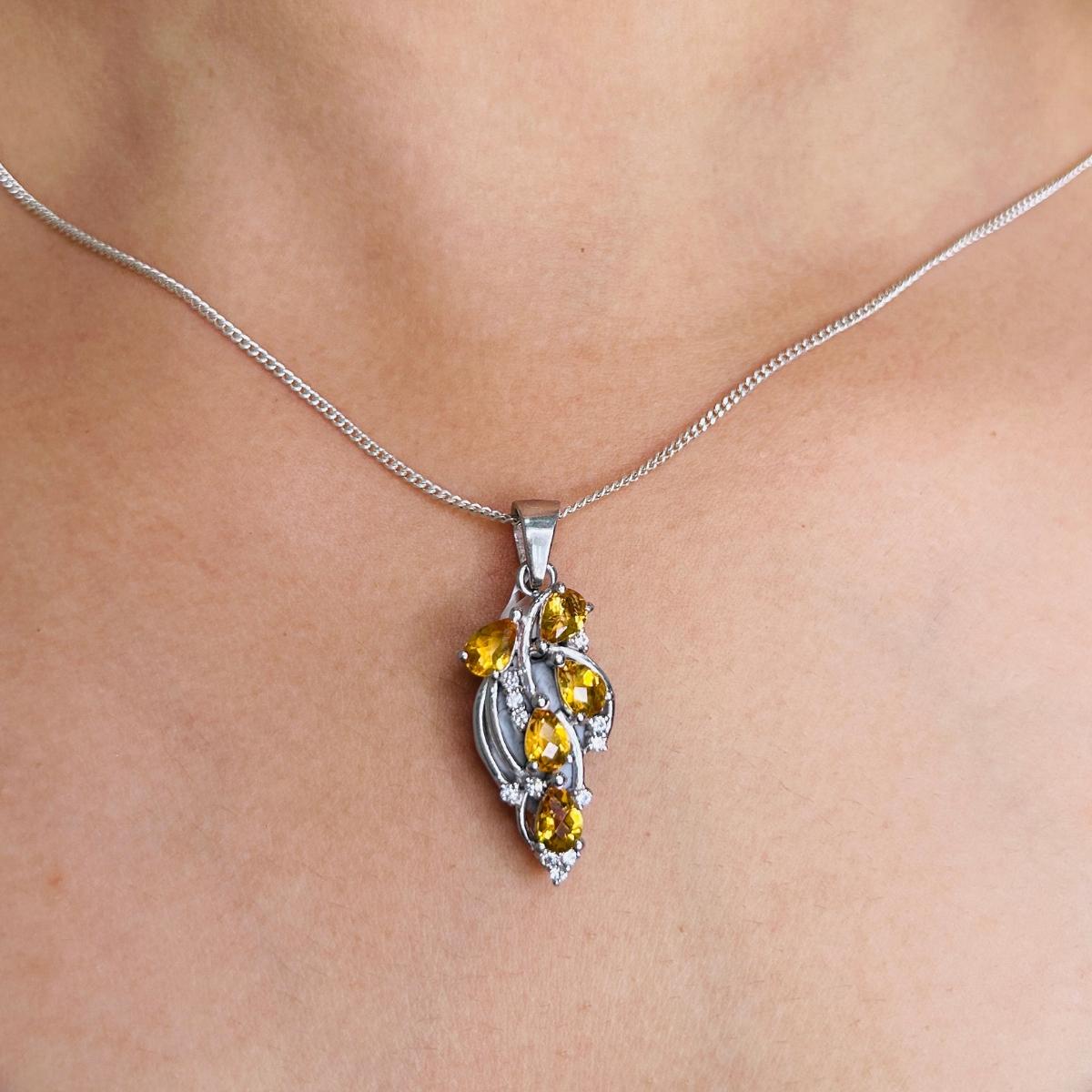 Contemporary Citrine Pear Gemstone Infinity Pendant for Her in Silver Jewelry In New Condition For Sale In New York, NY