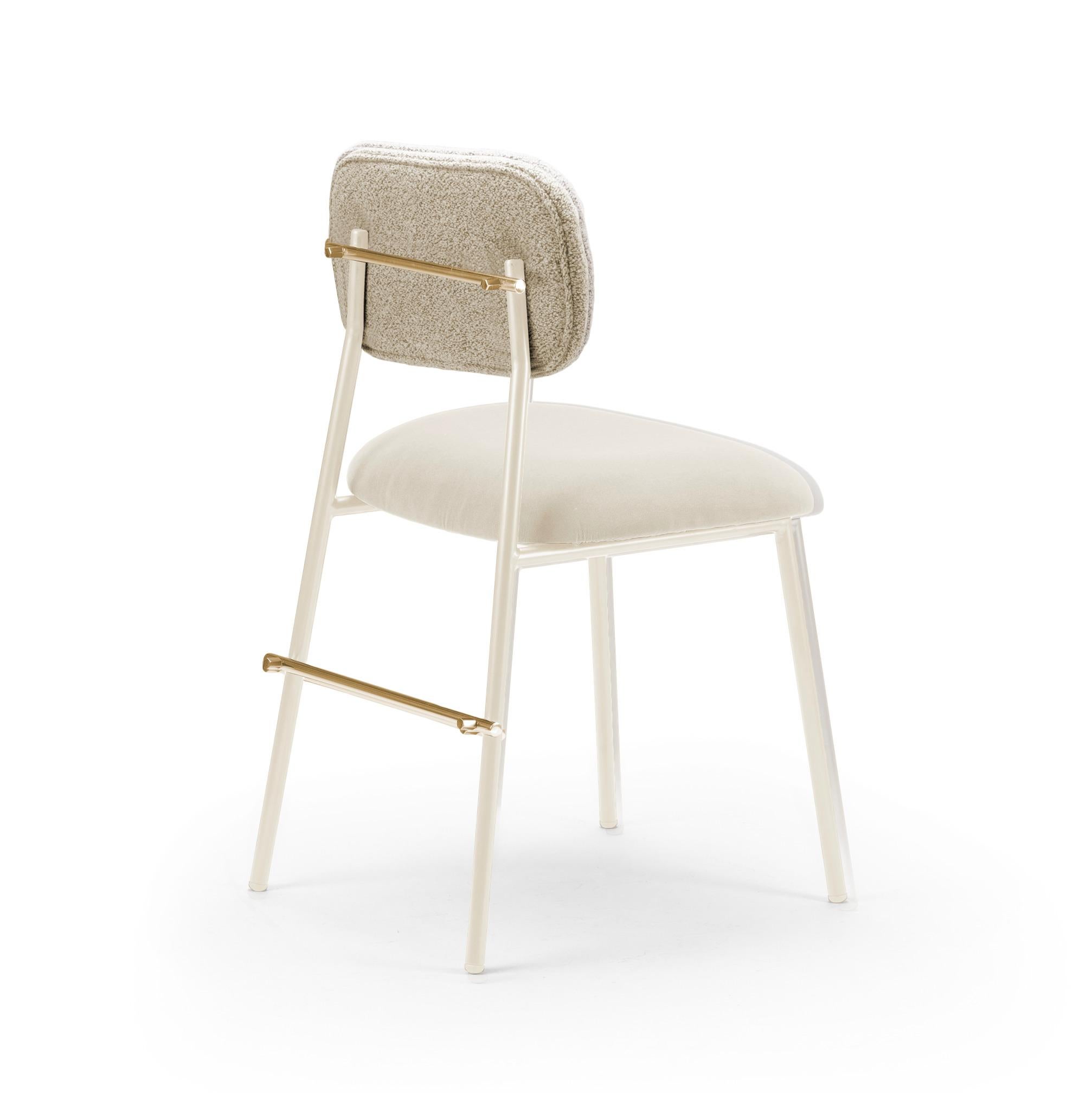 The iconic Miami chair combines clean lines with soft upholstery resulting in an effortless modern Classic that is perfectly proportioned.
This versatile chair features enriching brass or copper details on the back which combined with the light