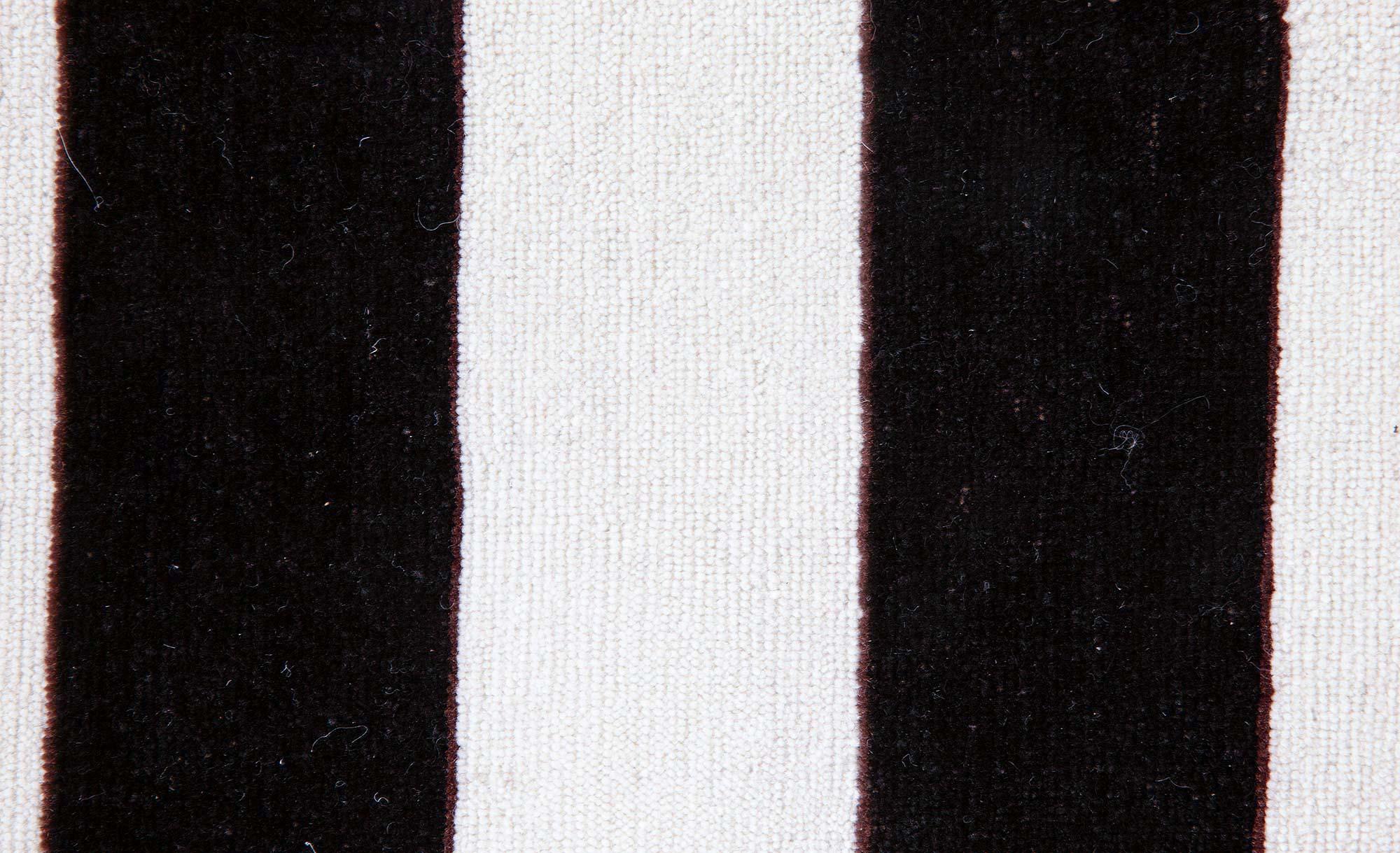 Tappeto classico contemporaneo a strisce in bianco e nero di Doris Leslie Blau In condizioni Nuovo in vendita a New York, NY