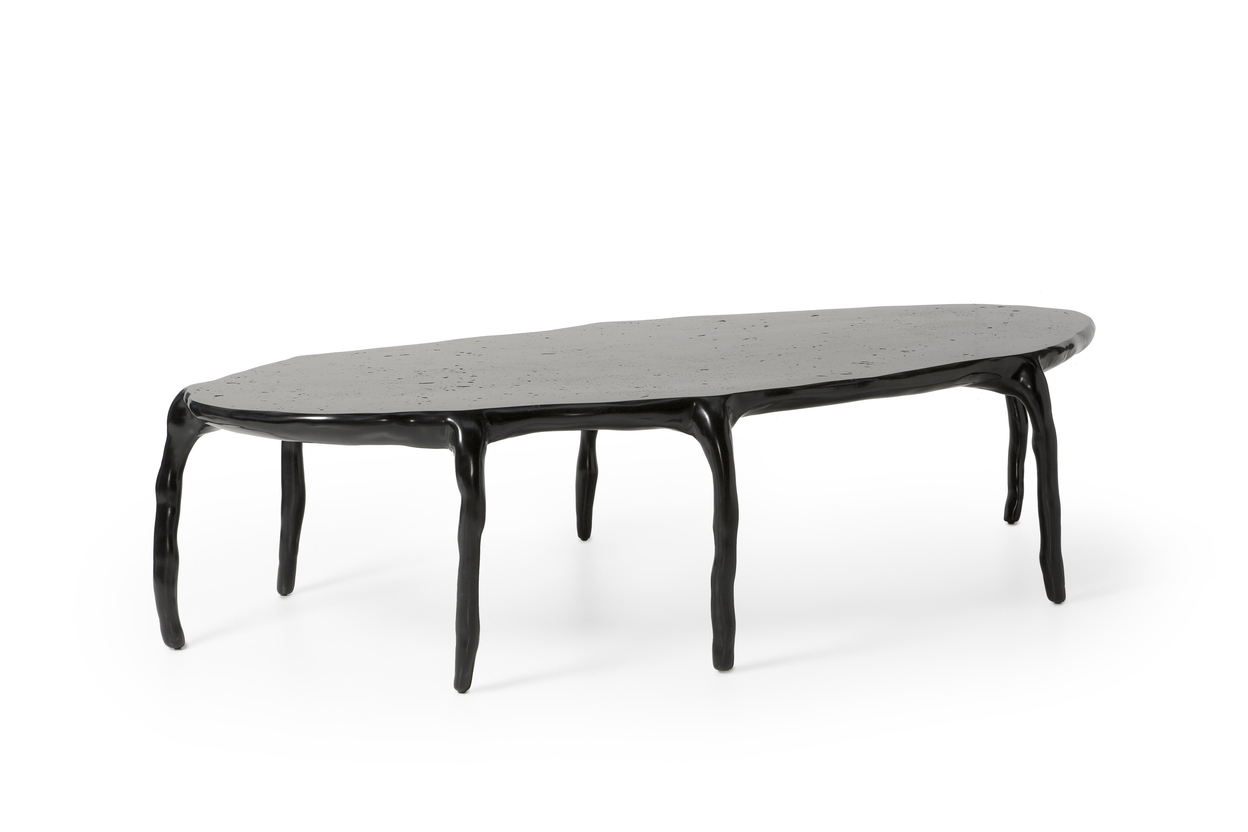 Ces tables vibrantes sont issues de la collection iconique 