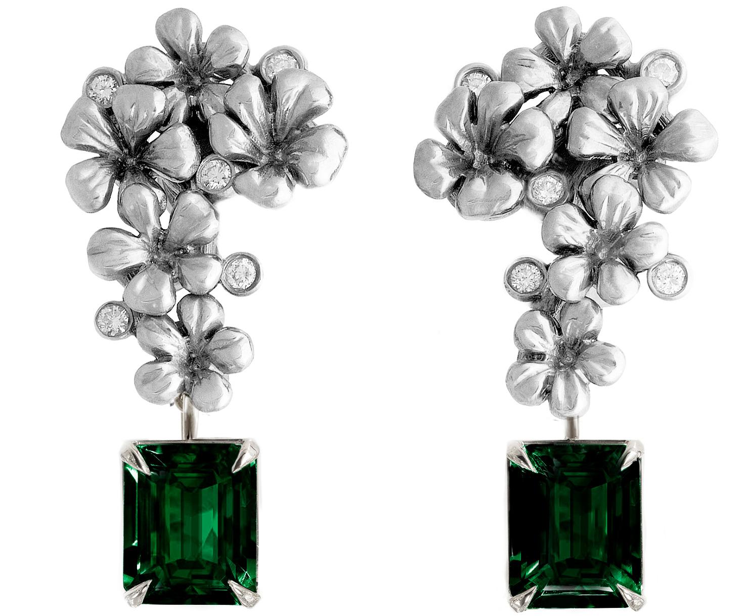 Contemporary Clip-on Earrings in Eighteen Karat Gold with Natural Diamonds For Sale 14
