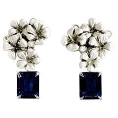 Contemporary Clip-On Earrings in 18 Karat White Gold with Natural Sapphires