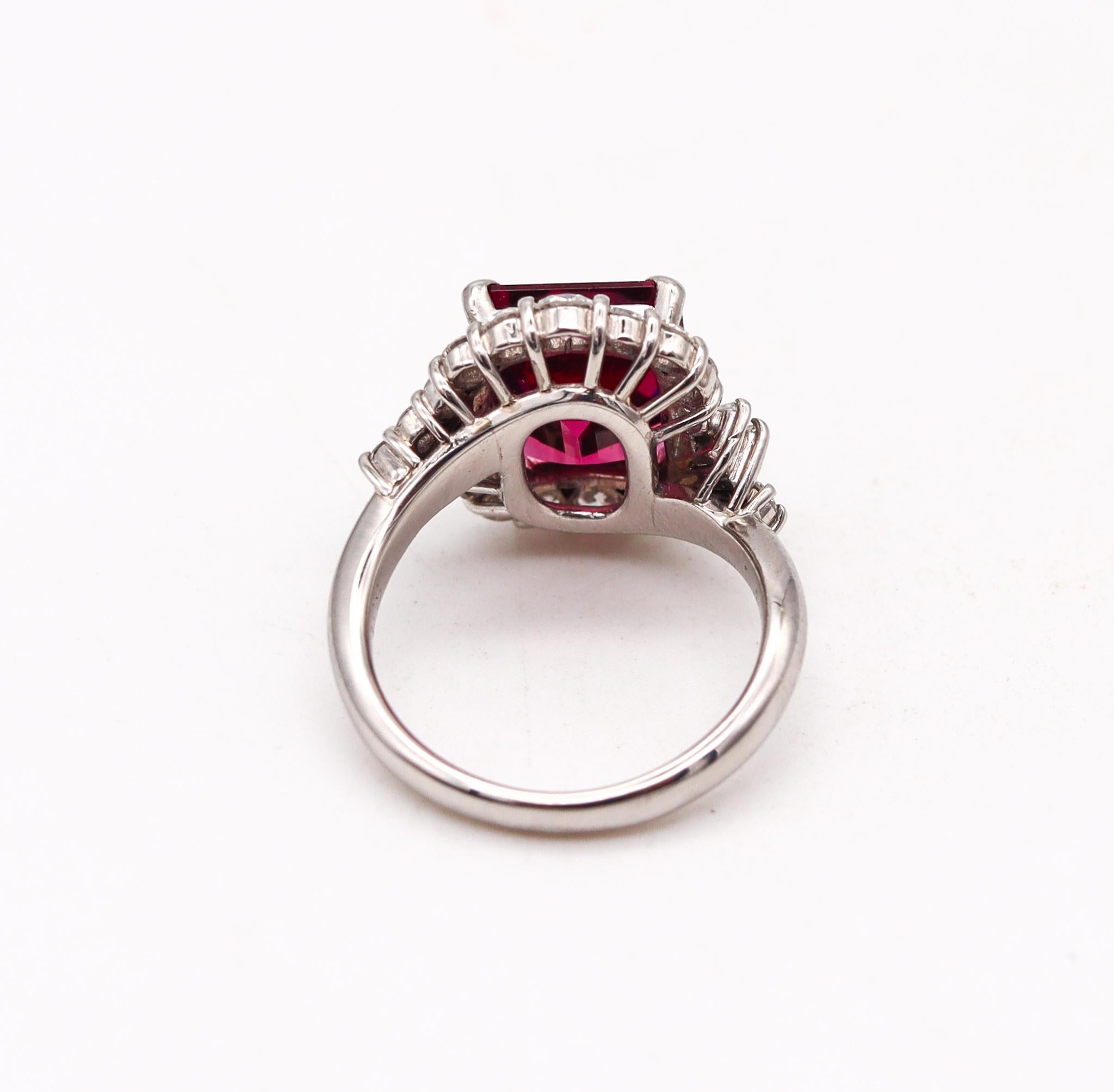 Contemporary Cocktail Ring in Platinum with 6.69 Cts in Diamonds & Rubellite In Excellent Condition In Miami, FL