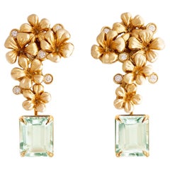 Contemporary Cocktail Stud Earrings in Eighteen Karat Yellow Gold with Diamonds