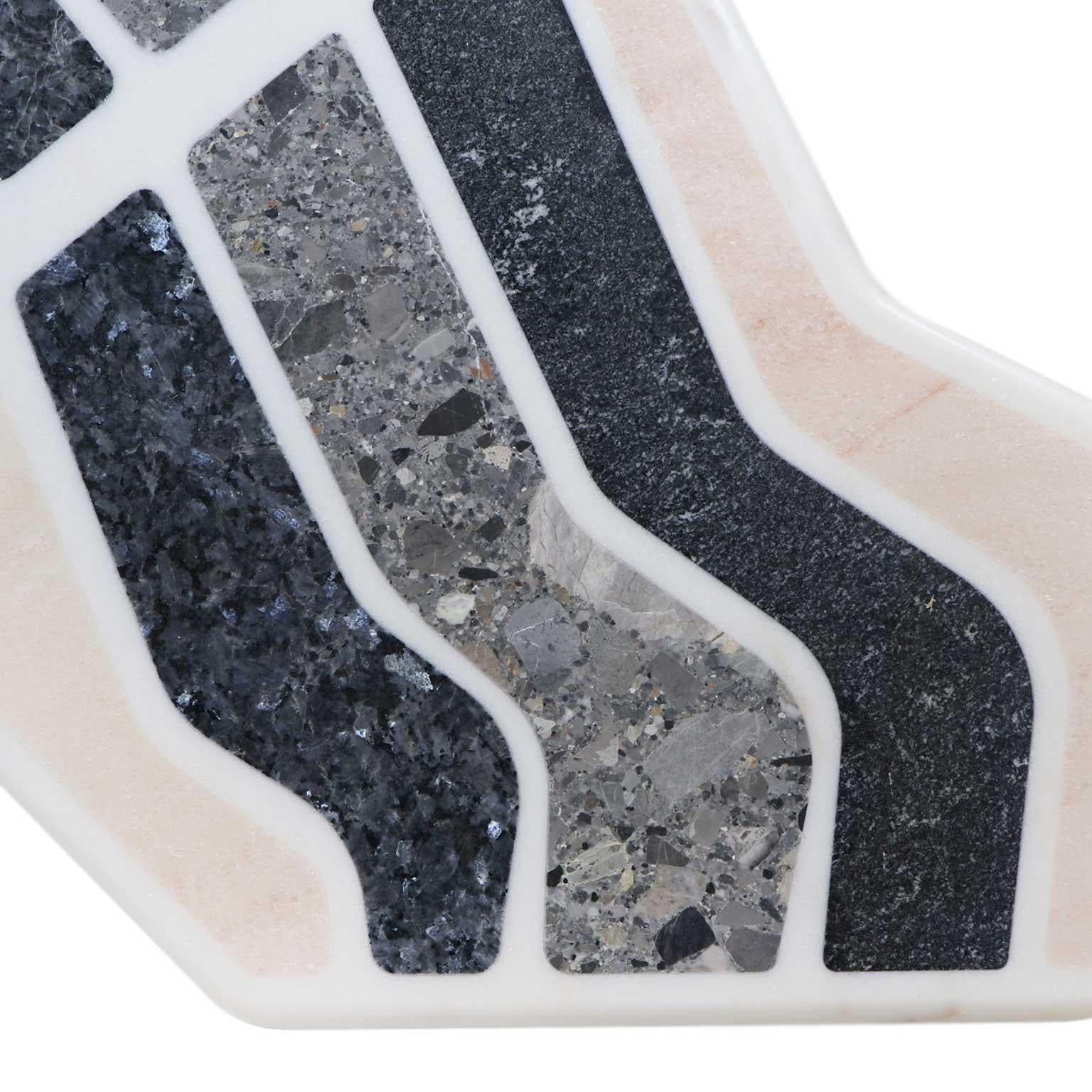 Granit Table basse centrale contemporaine de forme géométrique brutale en granit et marbre en vente