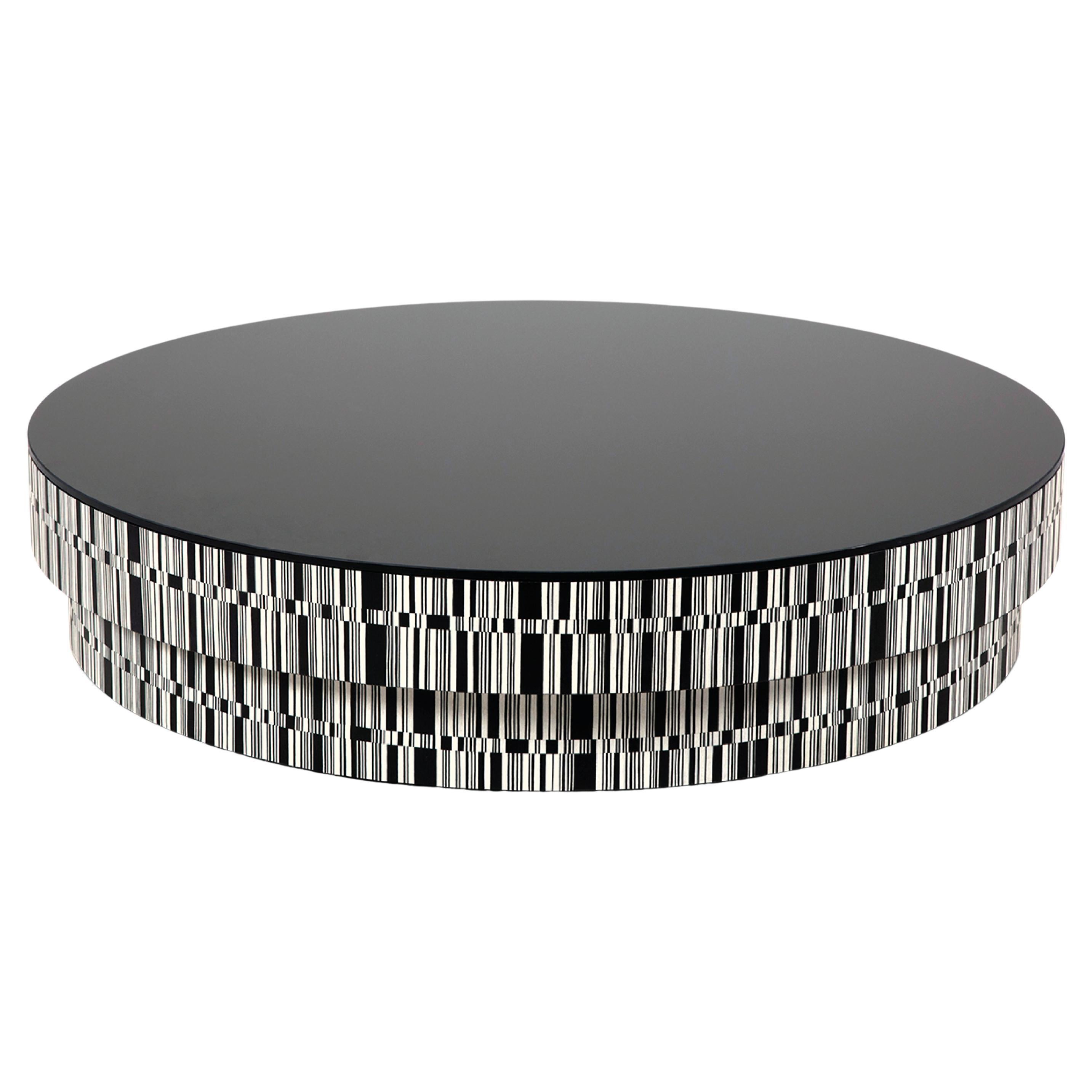 Mesa de centro contemporánea de Hessentia, madera con incrustaciones en blanco y negro, tapa de cristal negro
