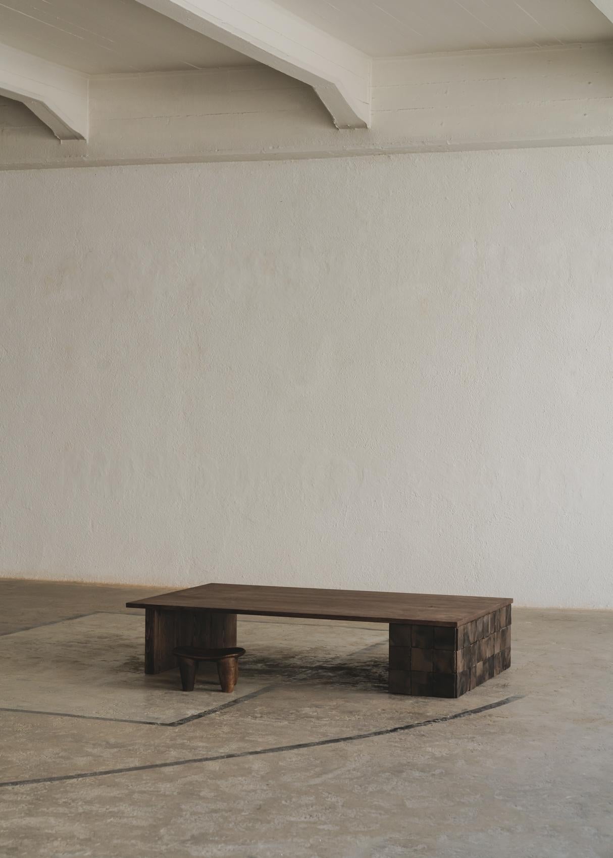 Contemporary Couchtisch 'Cosmos' von Obstacles, Eiche massiv und Keramik (21. Jahrhundert und zeitgenössisch) im Angebot