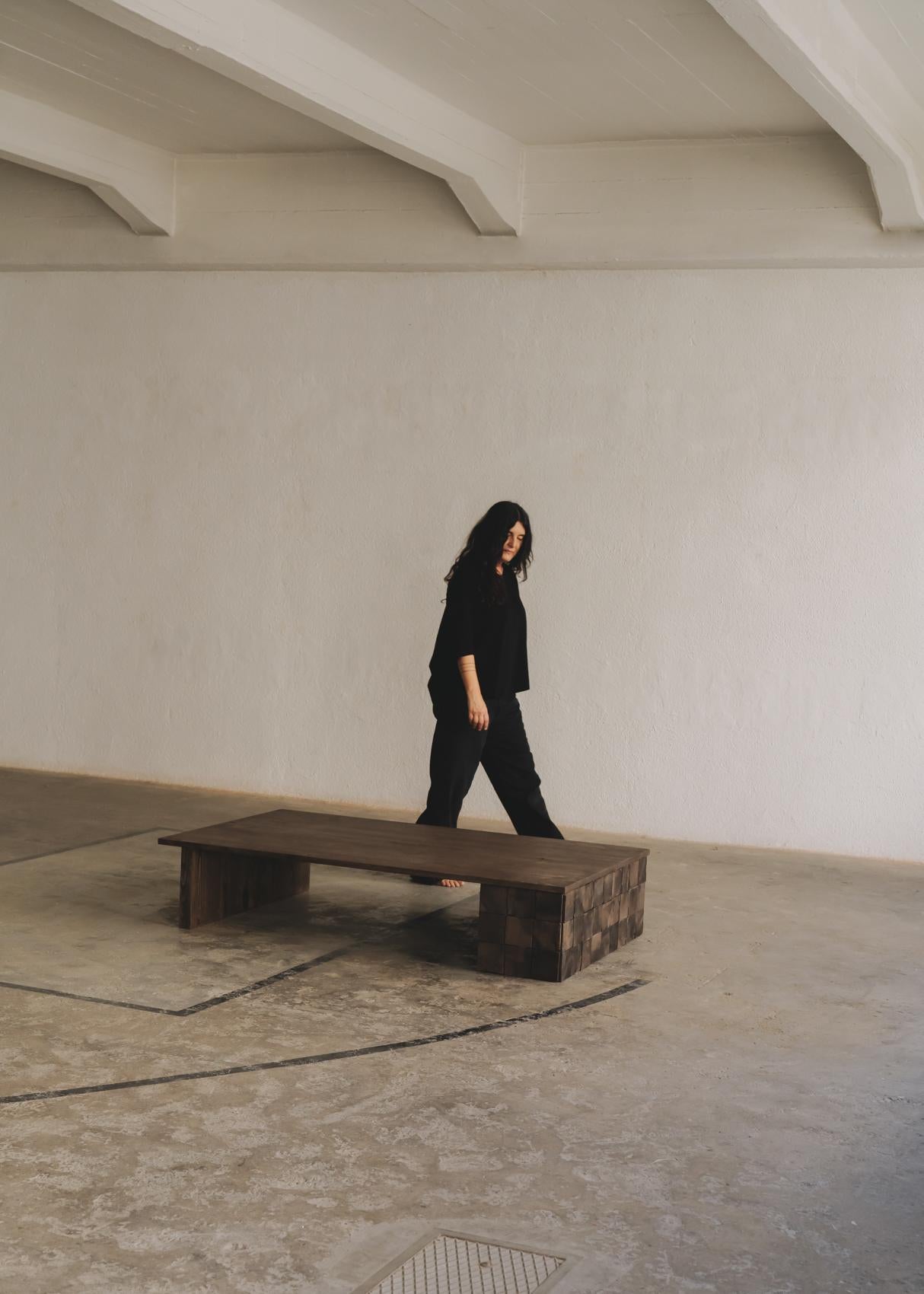 Contemporary Couchtisch 'Cosmos' von Obstacles, Eiche massiv und Keramik im Angebot 3