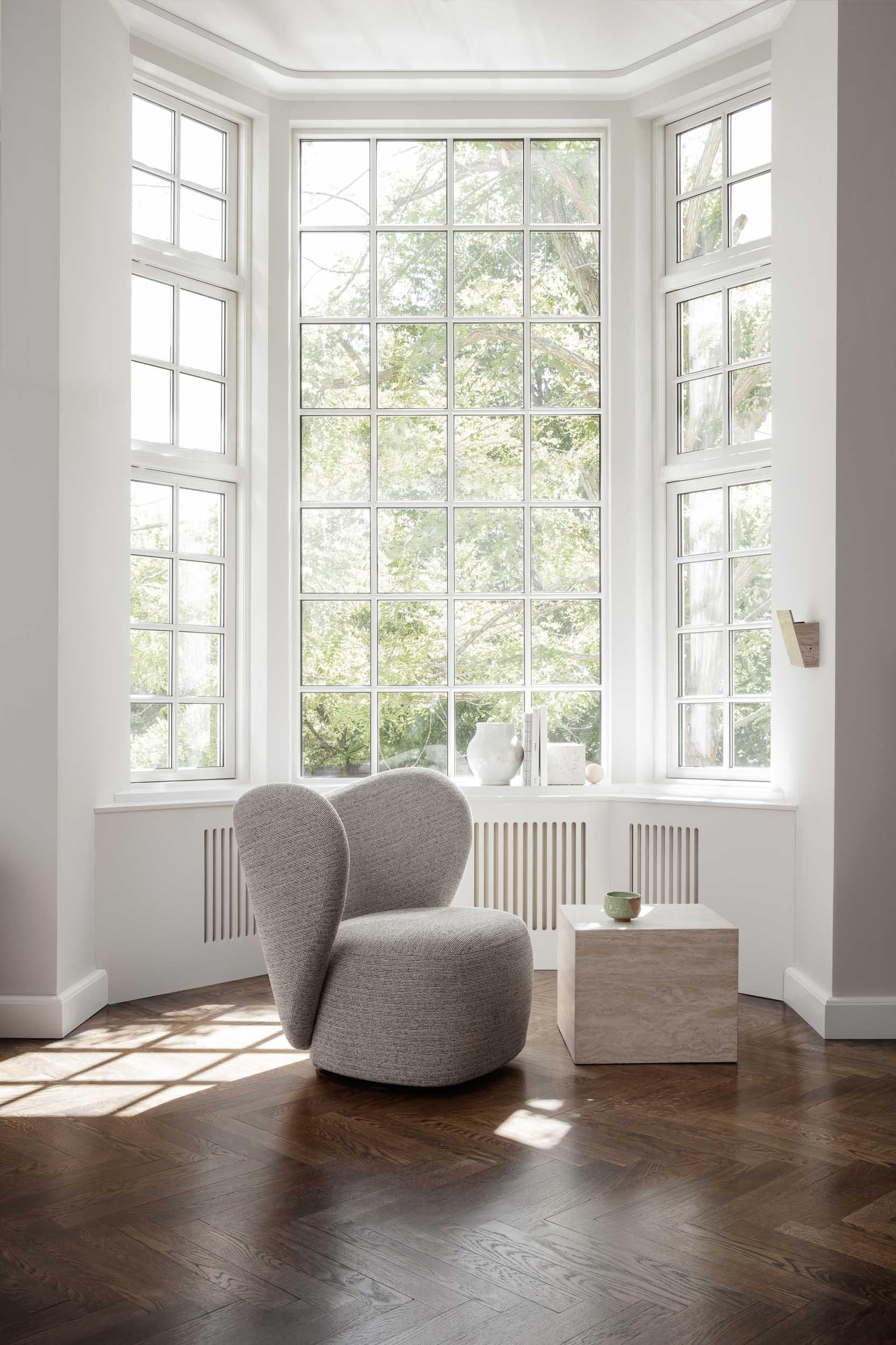 Contemporary Couchtisch 'Cubism' von Norr11, Klein, Grauer Travertin im Zustand „Neu“ im Angebot in Paris, IDF