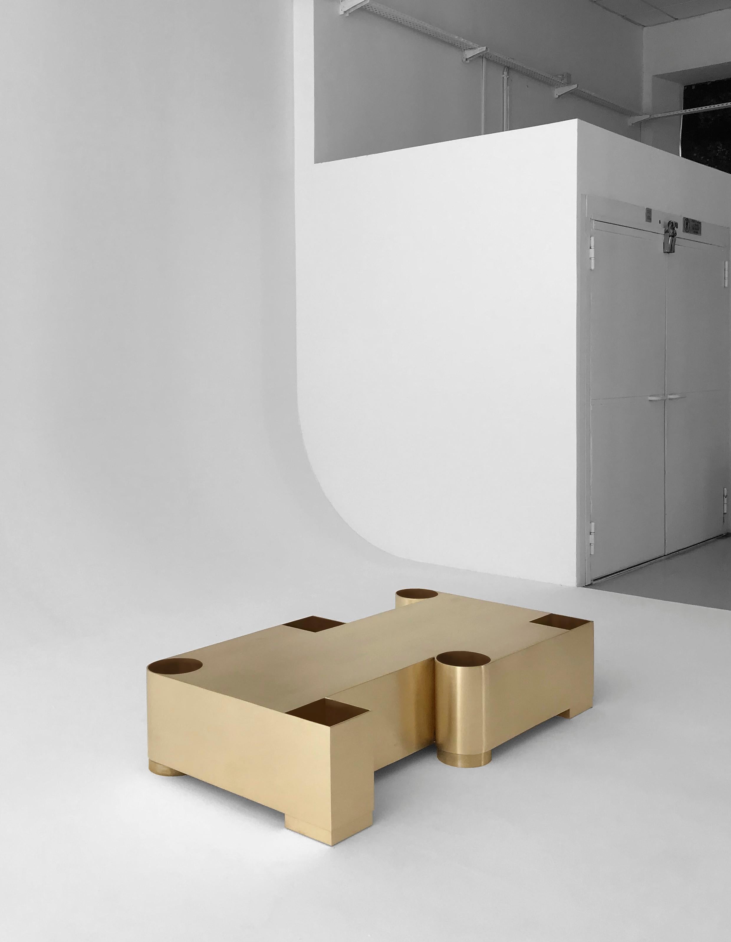 Mesa de centro contemporánea 'Equation' de Marta Delgado, Latón cepillado Siglo XXI y contemporáneo en venta