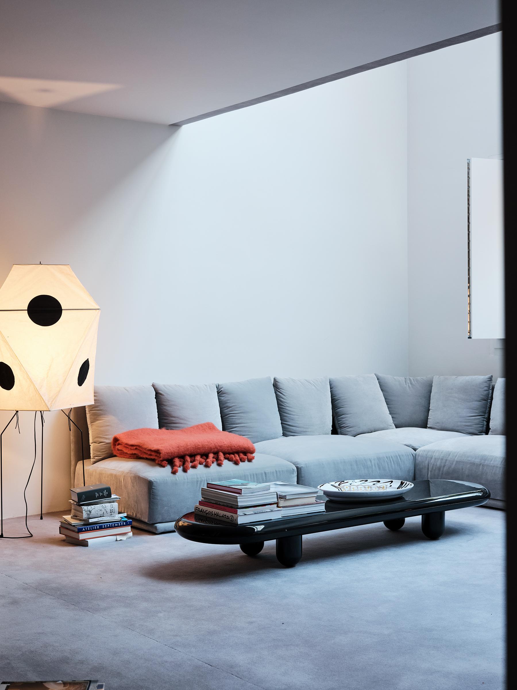 Contemporary Couchtisch 'Explorer' von Jaime Hayon, Schwarz, 234 cm im Angebot 4
