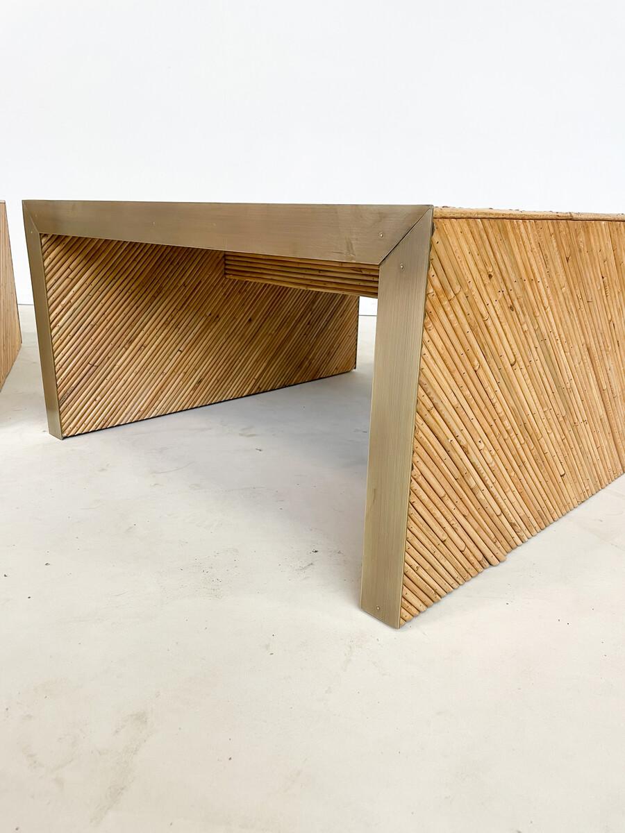 italien Table basse contemporaine en bambou et laiton, Italie, vendue individuellement en vente