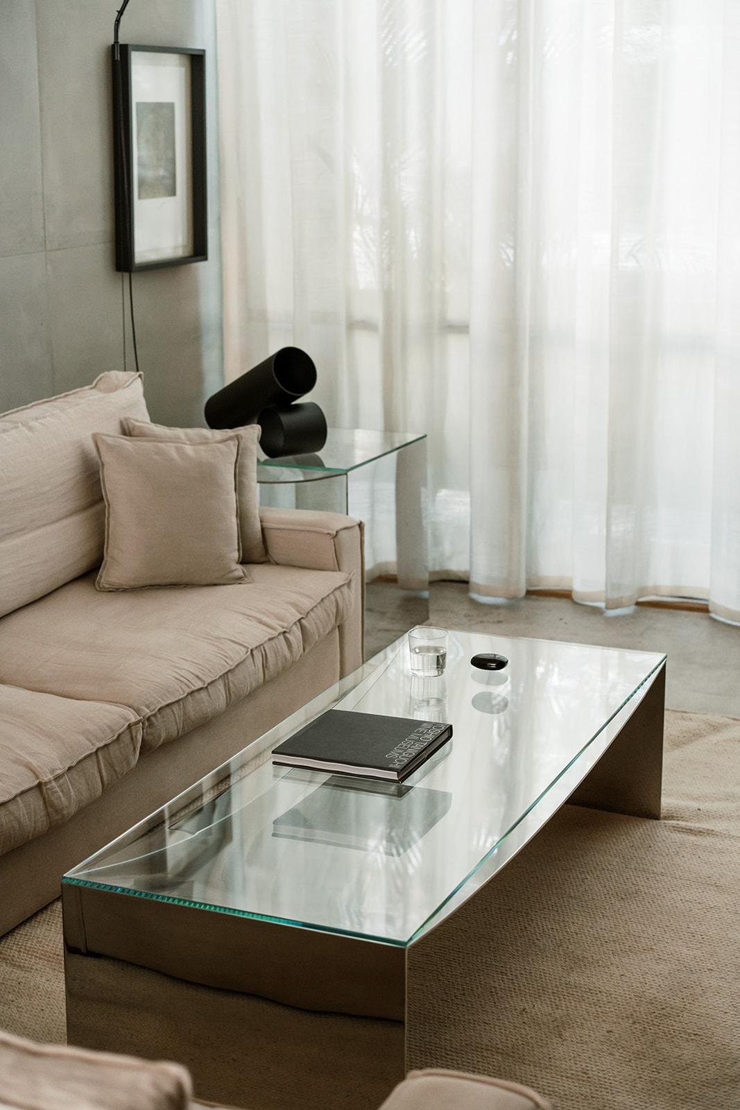 Contemporary Coffee Table in Steel and Glass Top by Arch. Pablo Pérez Palacios For Sale 9