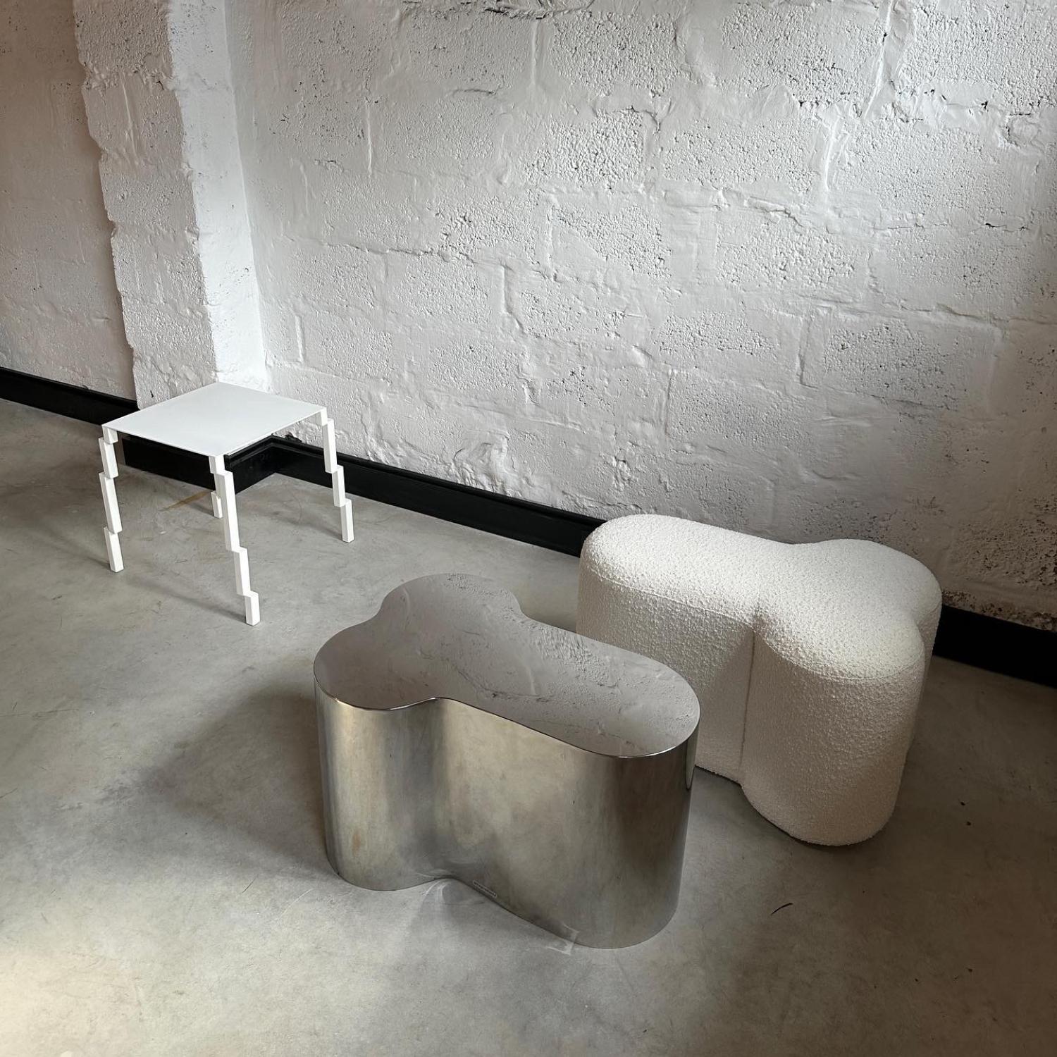 Table basse contemporaine 'Lovedick SST' (Polished) par Oitoproducts Neuf - En vente à Paris, IDF