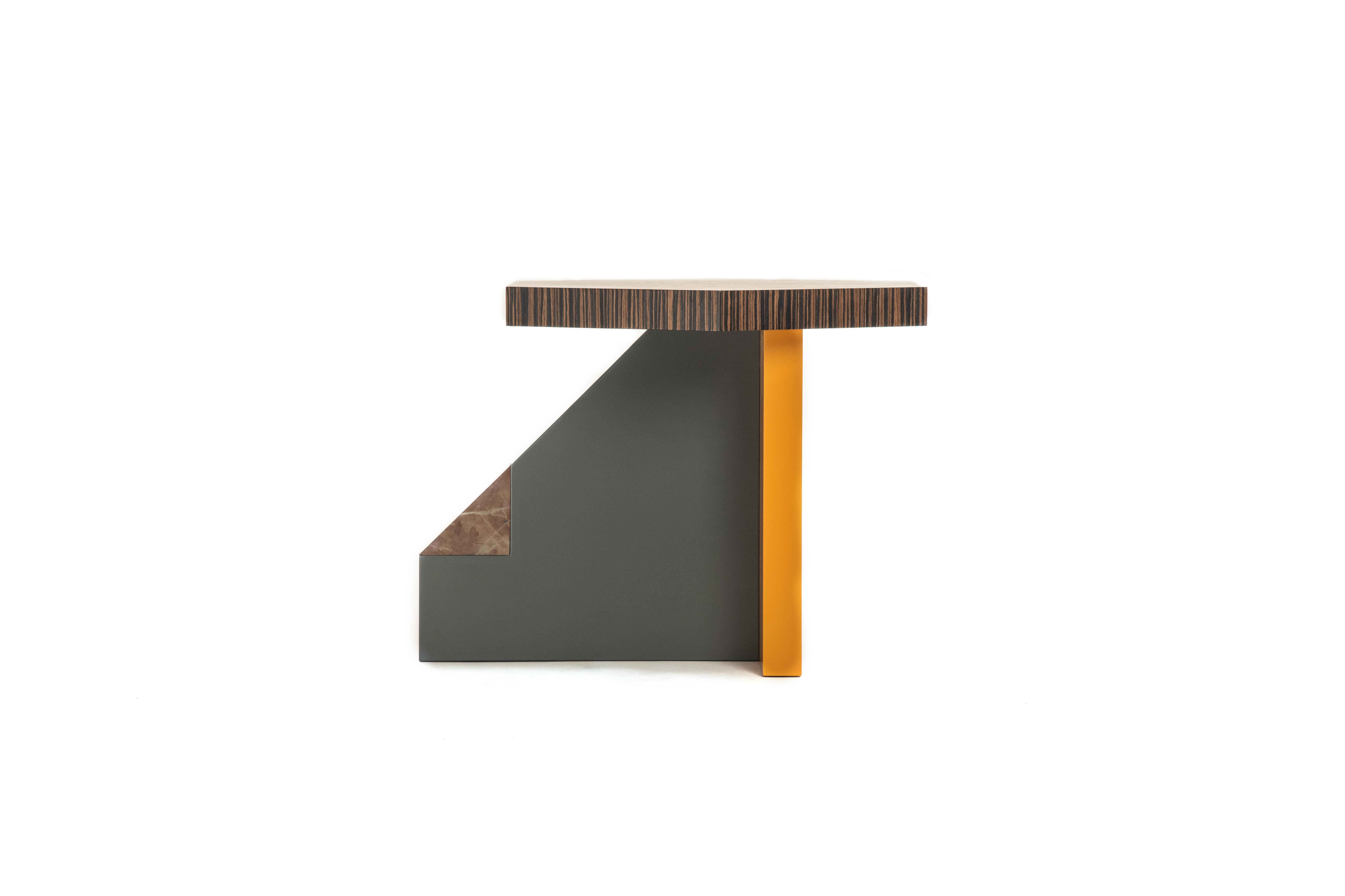 Moderne Table basse contemporaine, marbre, bois d'ébène, bandes de miroir, fabriquée à la main en Italie en vente