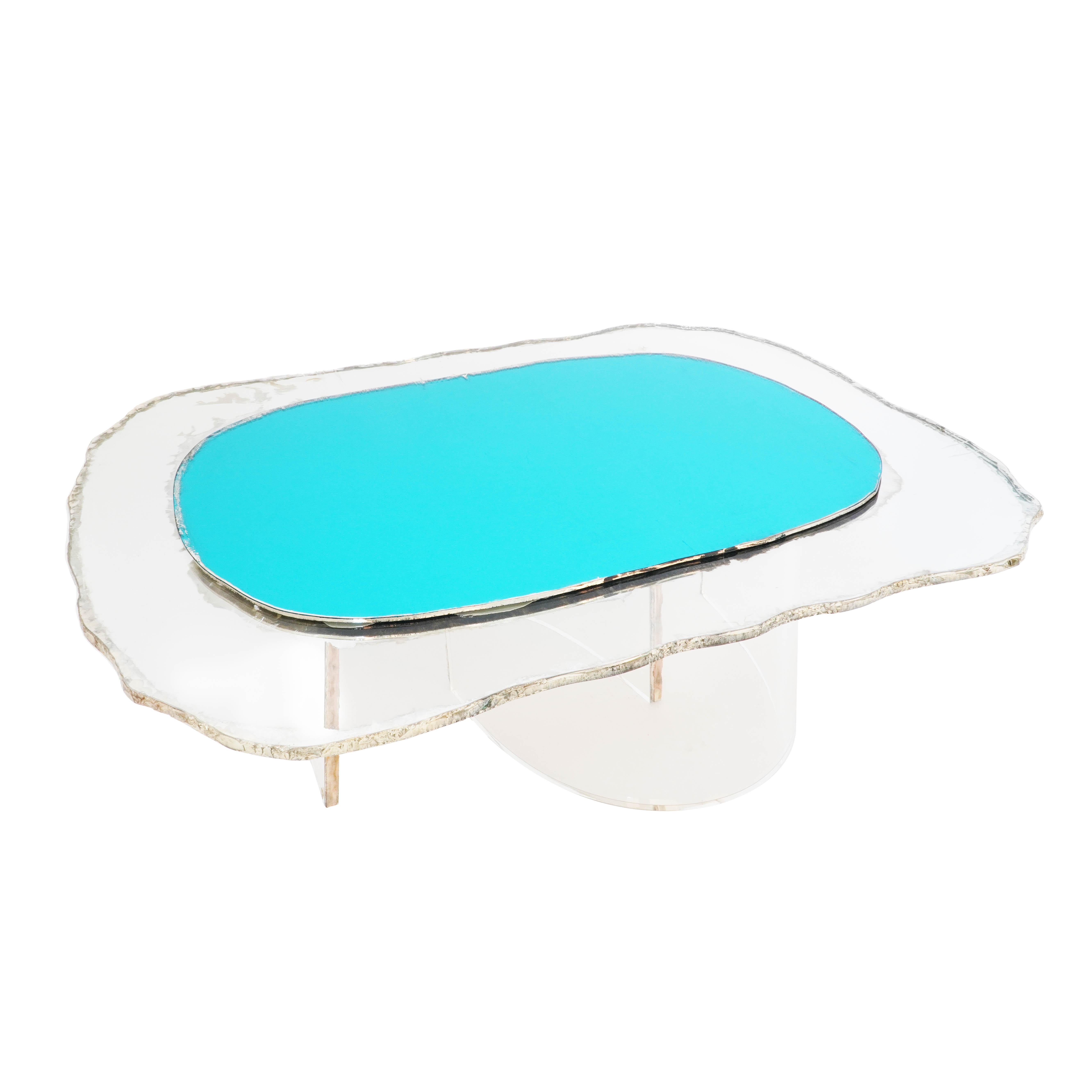 Moderne Table basse contemporaine Gem Surface en verre Aqua Silver et pieds transparents en vente