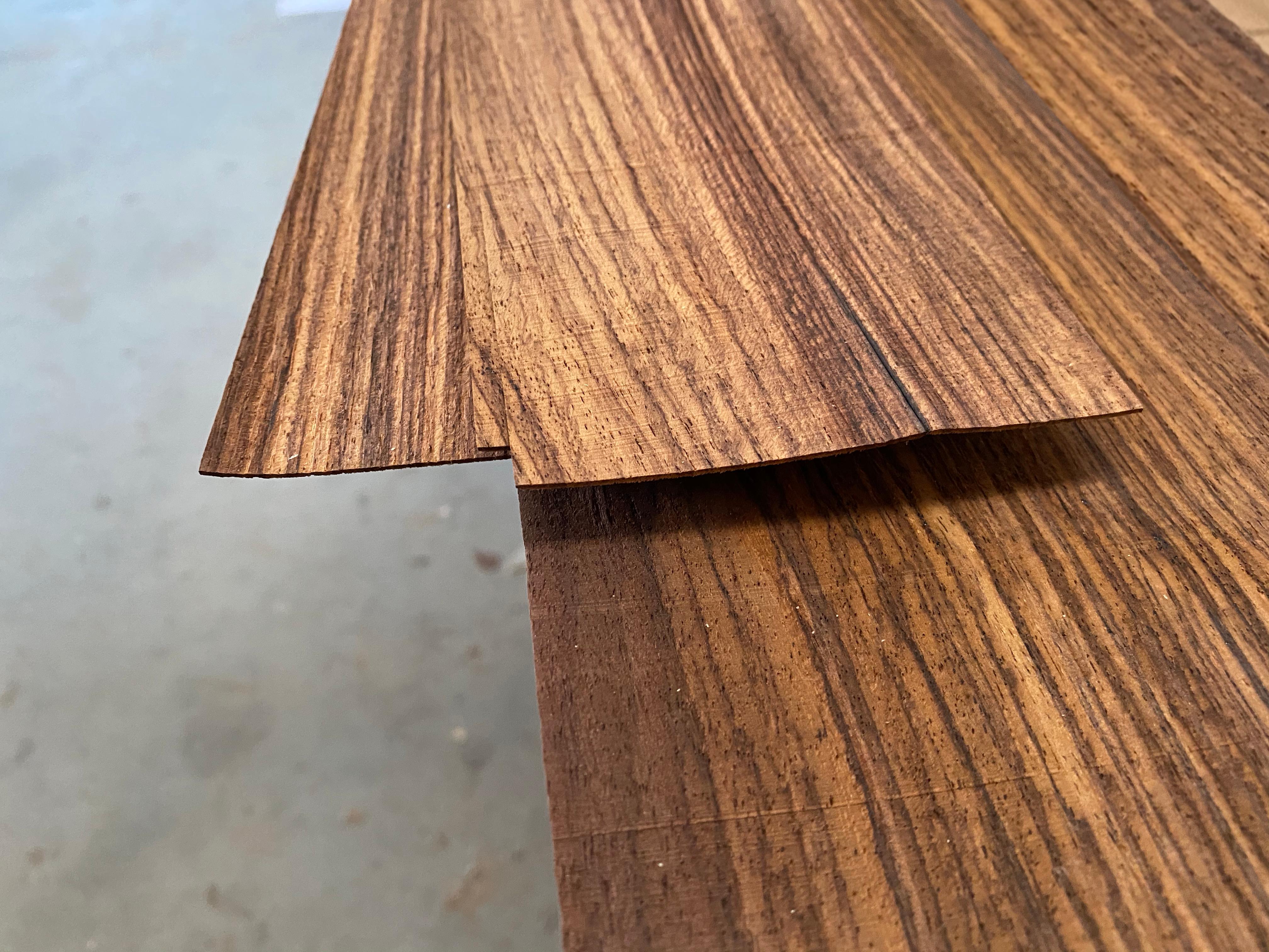 Table basse contemporaine Marzia Boaglio Table basse en bois de noyer Marron en vente 2