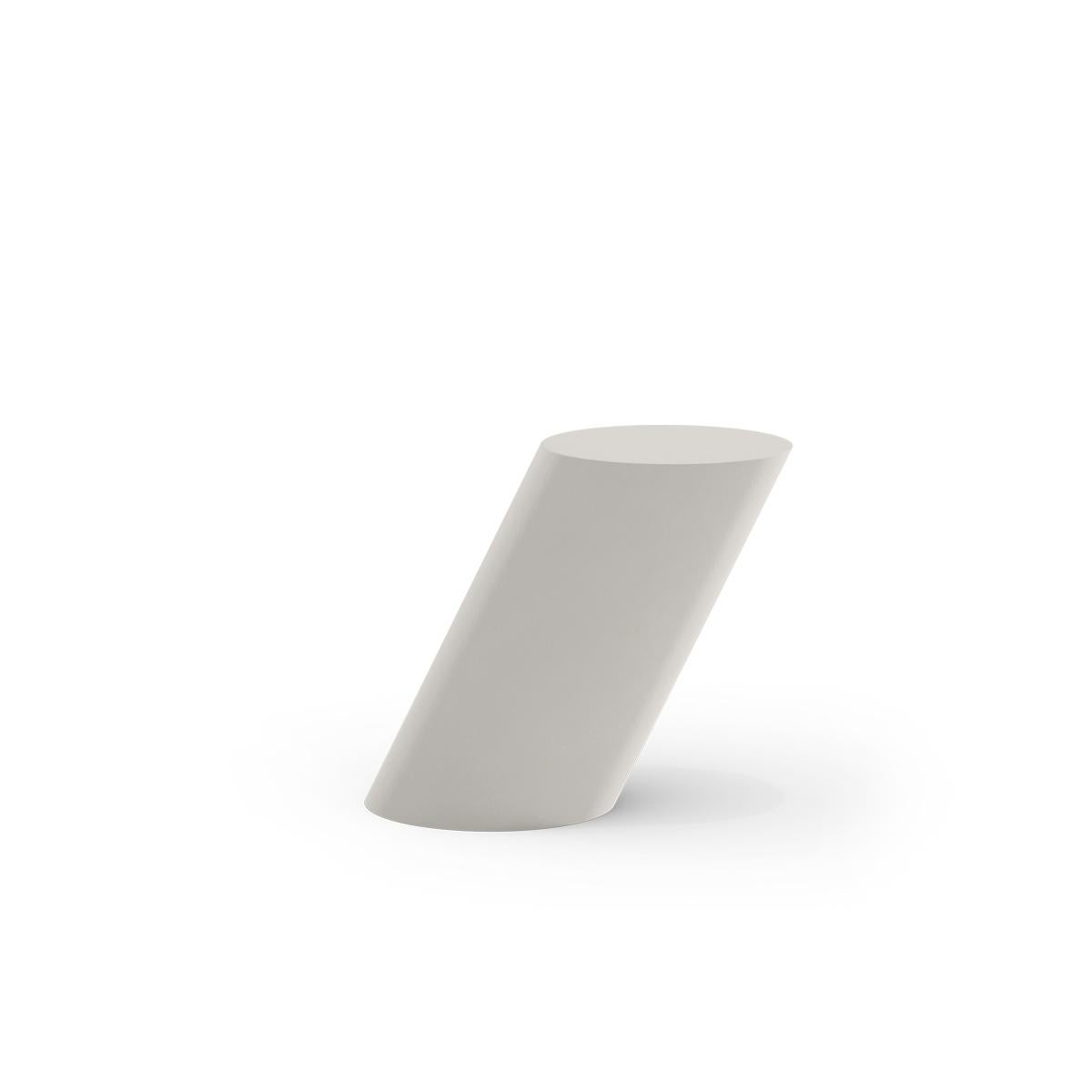 Contemporary Couchtisch 'Tilt' von Norr11, Chai im Angebot 1
