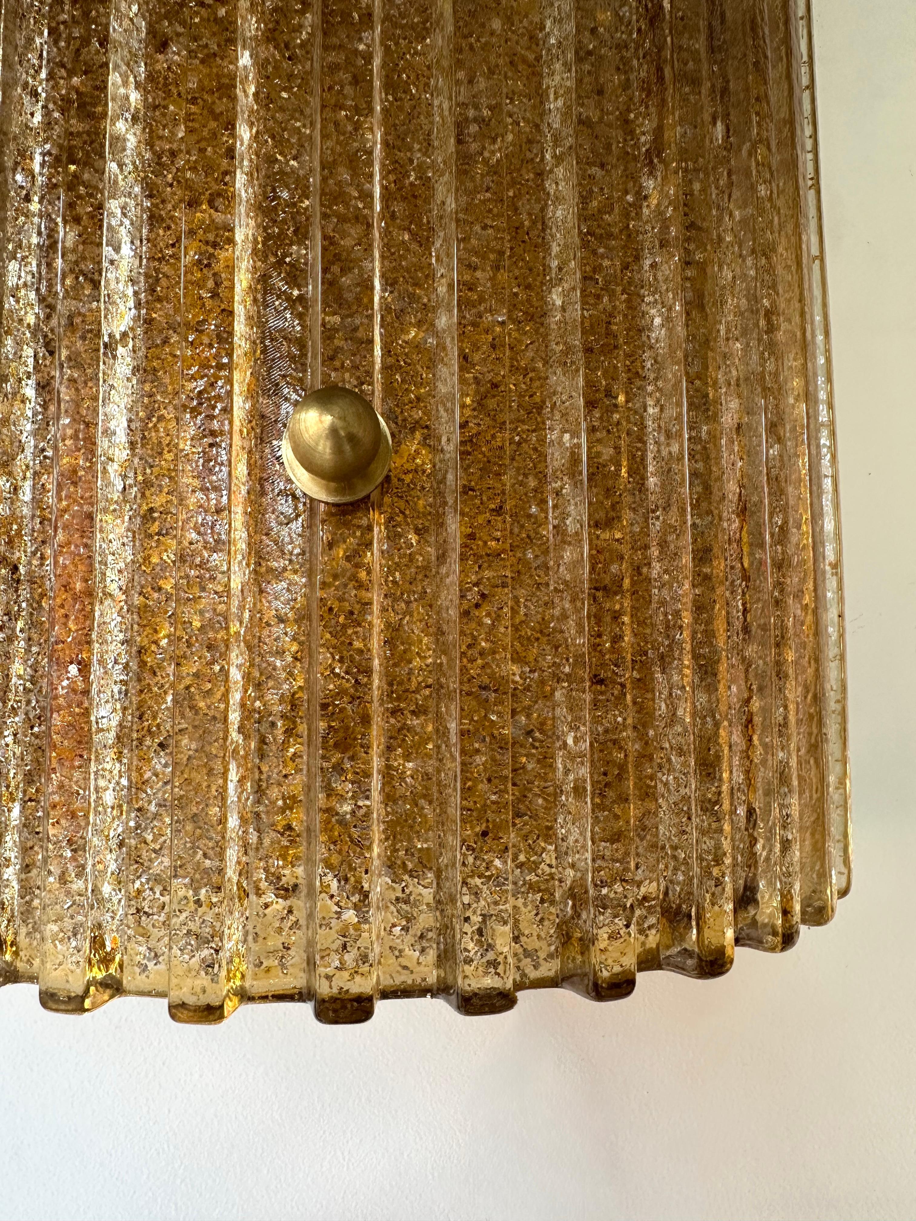 Lámpara contemporánea de cristal de Murano y latón Cola Gold Leaf Granita, Italia Italiano en venta