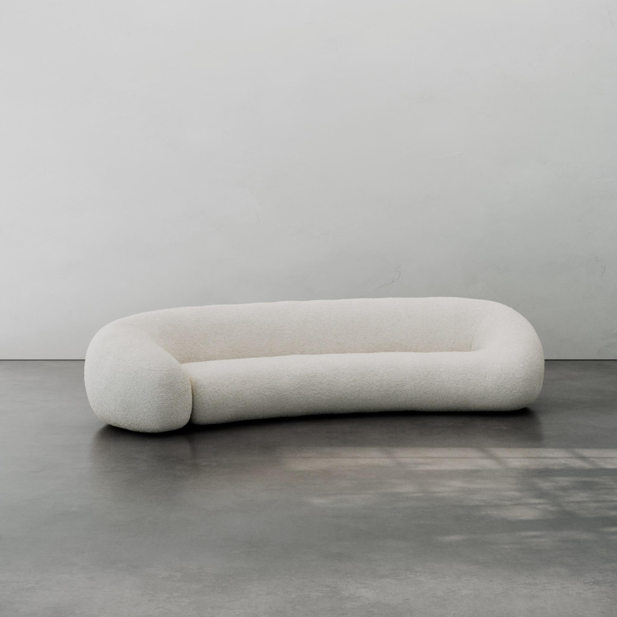 Objects with Narratives est fondé par trois individus belges complémentaires : Nik et Robbe Vandewyngaerde & Oskar Eryatmaz basés à Genève, Bruxelles et Bruges. Les frères Vandewyngaerde sont des ingénieurs et des architectes ayant suivi une