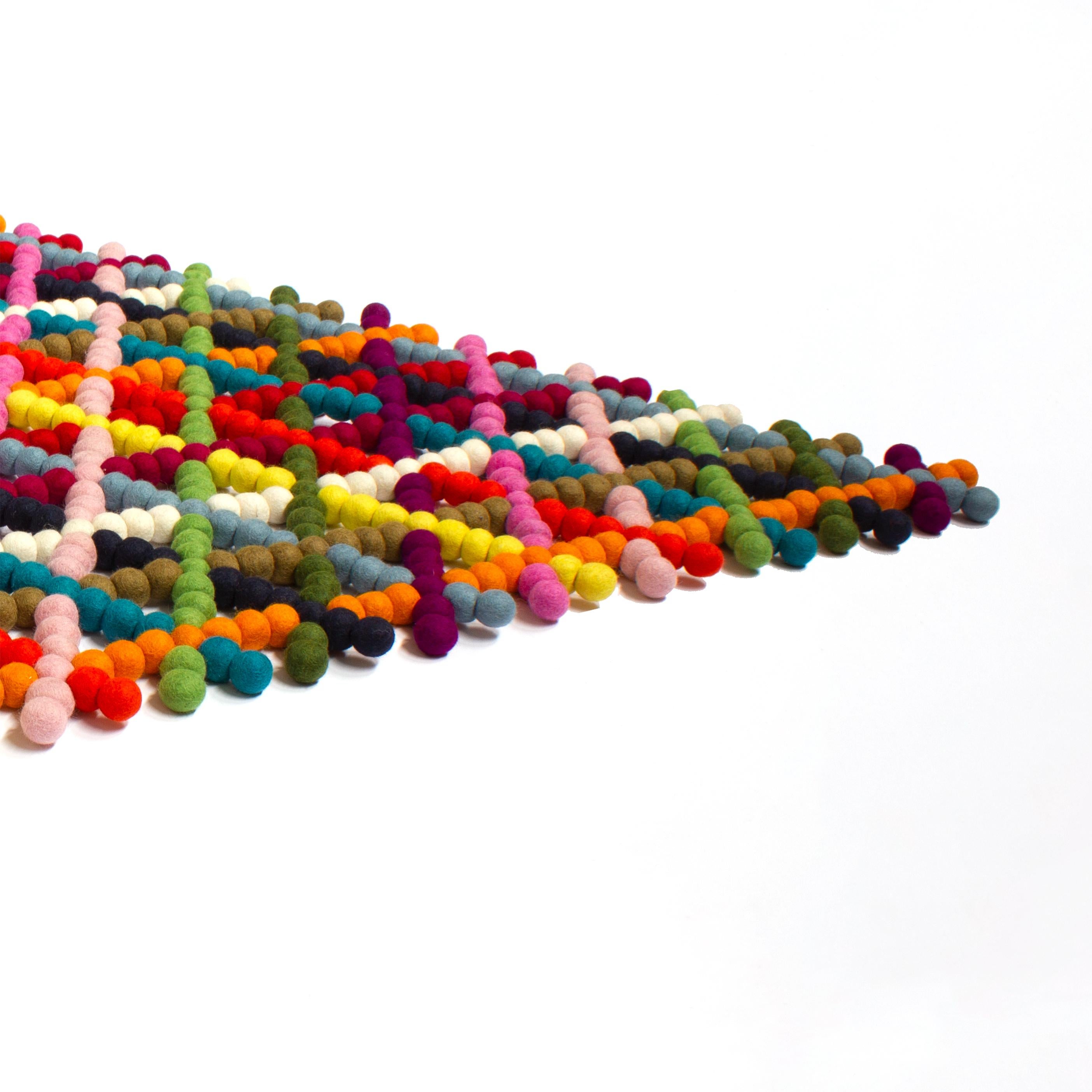 Contemporary Colorful One of a kind Wool Felt Rug  In New Condition For Sale In ROTTERDAM, NL