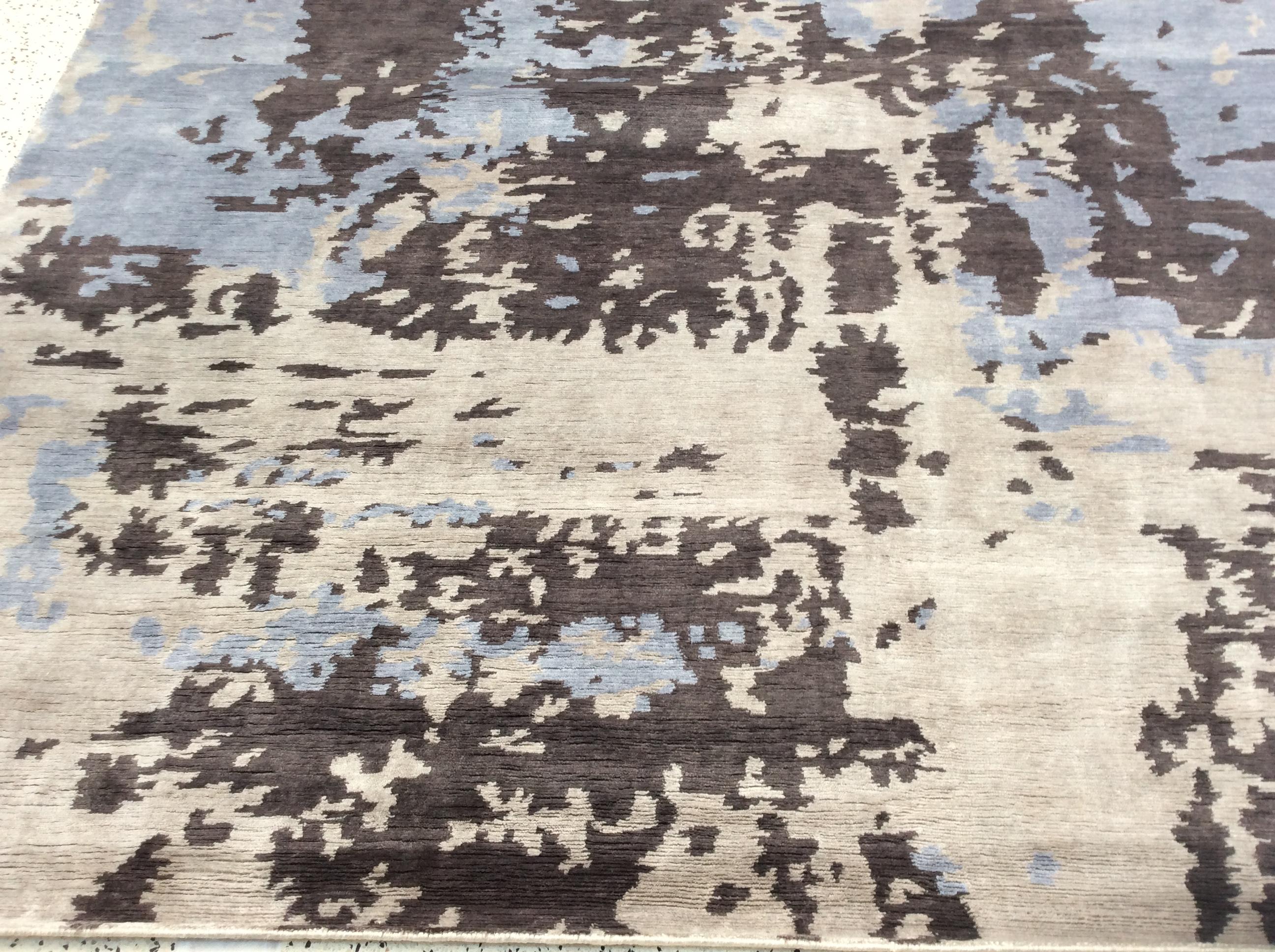 Abstrakter Teppich in zeitgenössischen Farben im Zustand „Neu“ im Angebot in Los Angeles, CA