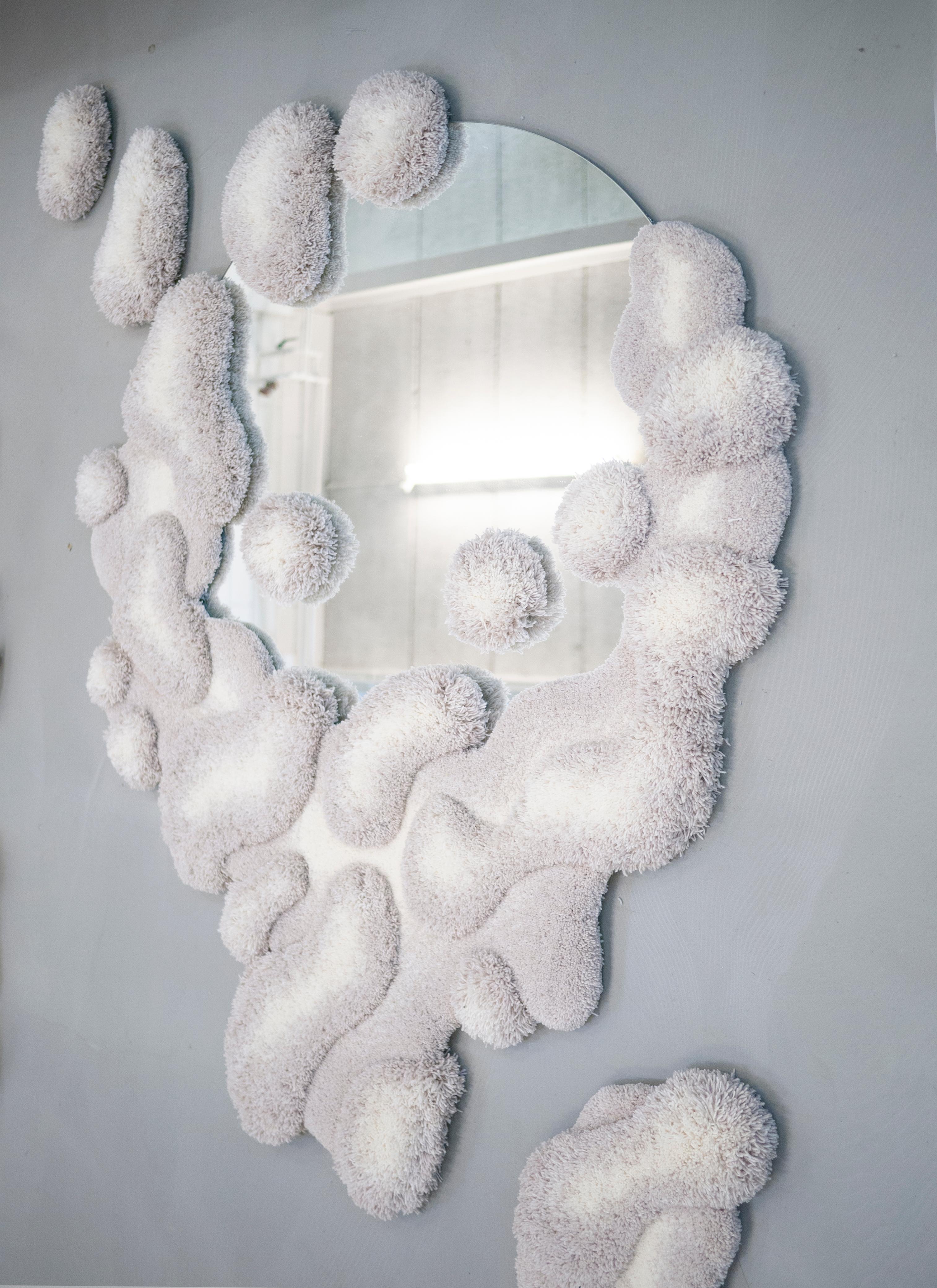 Contemporary Colourful mirror, Pure Morning portal White Alfie Furry Friends (21. Jahrhundert und zeitgenössisch) im Angebot