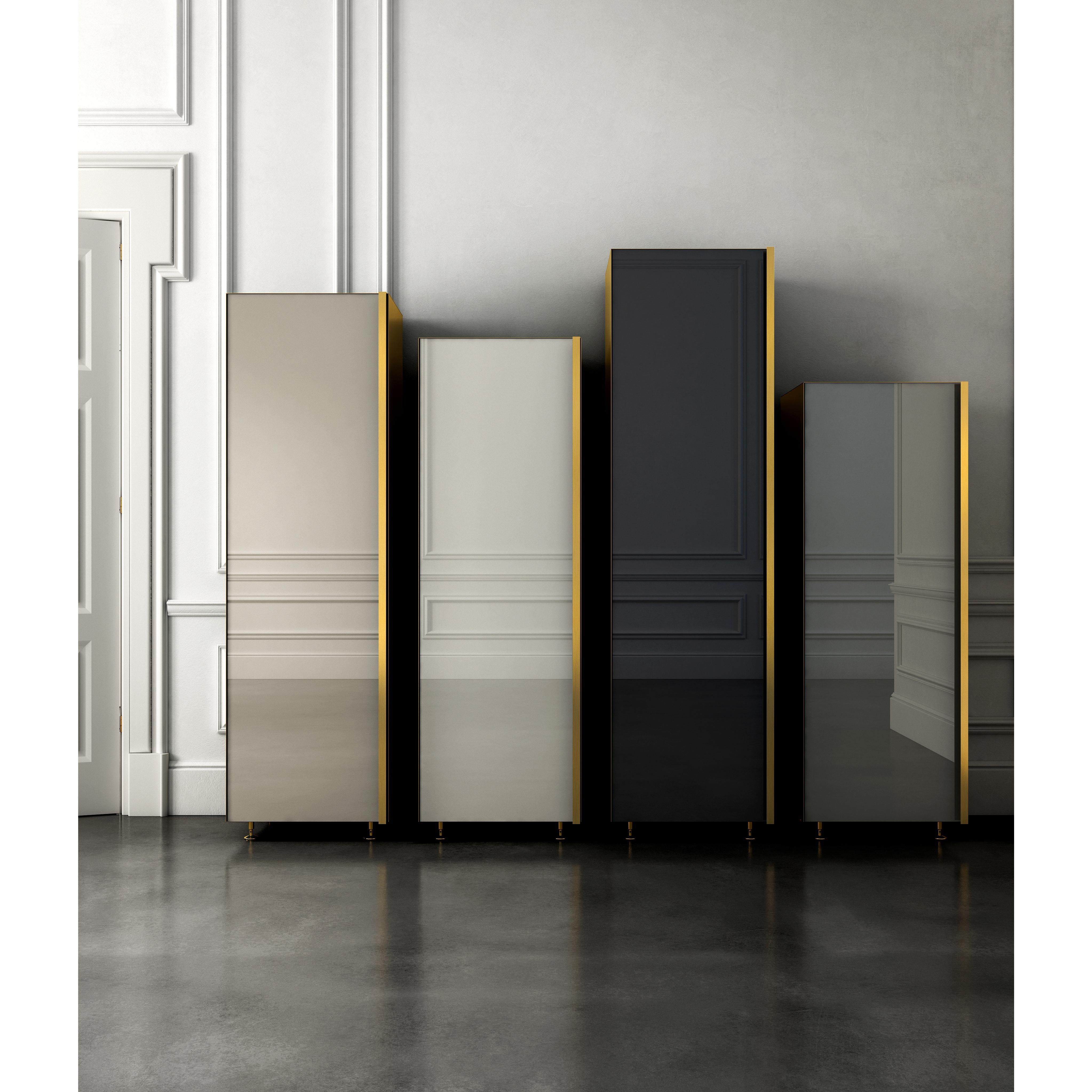 Italian Contemporary Column Set of Four Brass Glass Cupboards Storage Unit Neutral For Sale