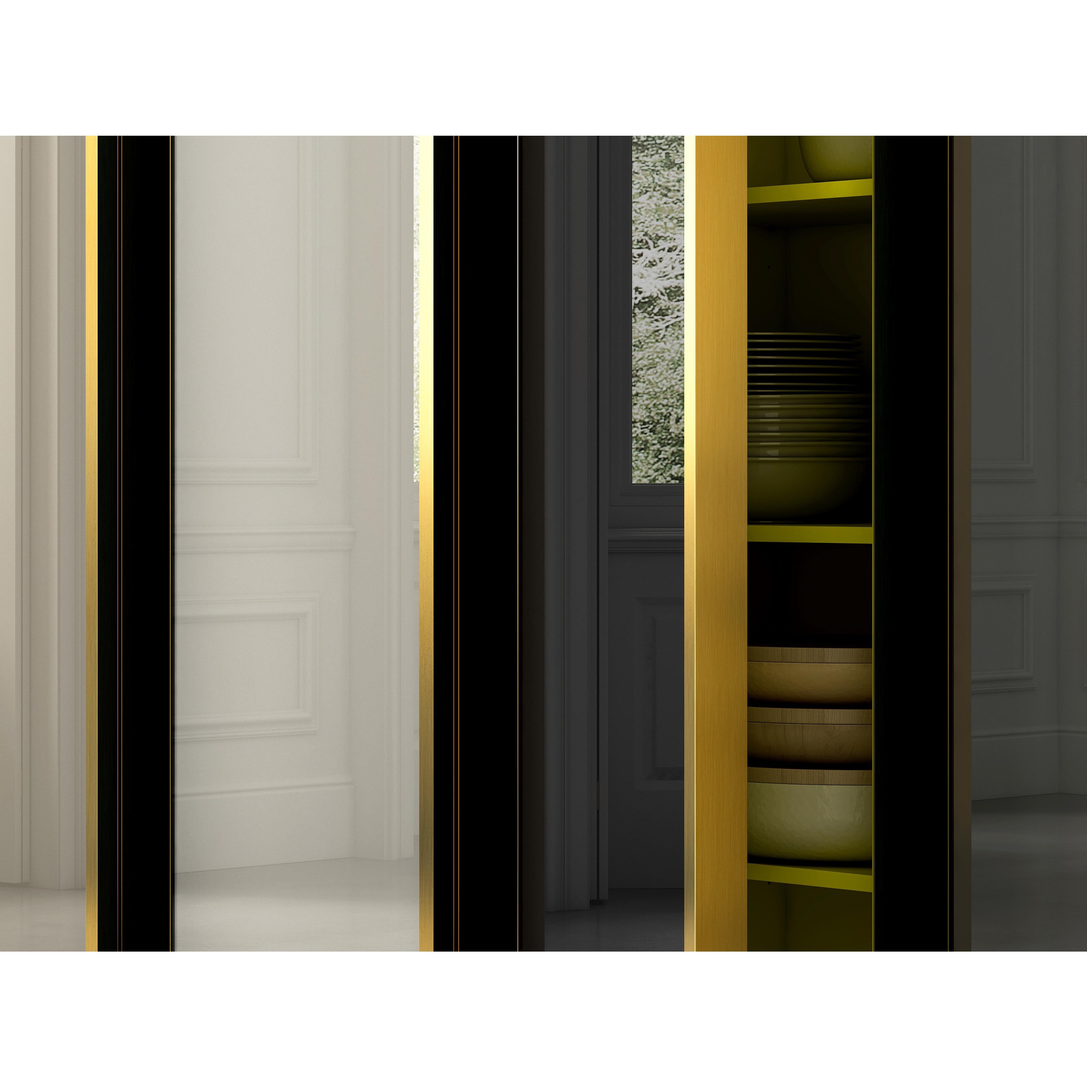 Contemporary Column Set of Four Brass Glass Cupboards Storage Unit Neutral In New Condition For Sale In Milan, IT
