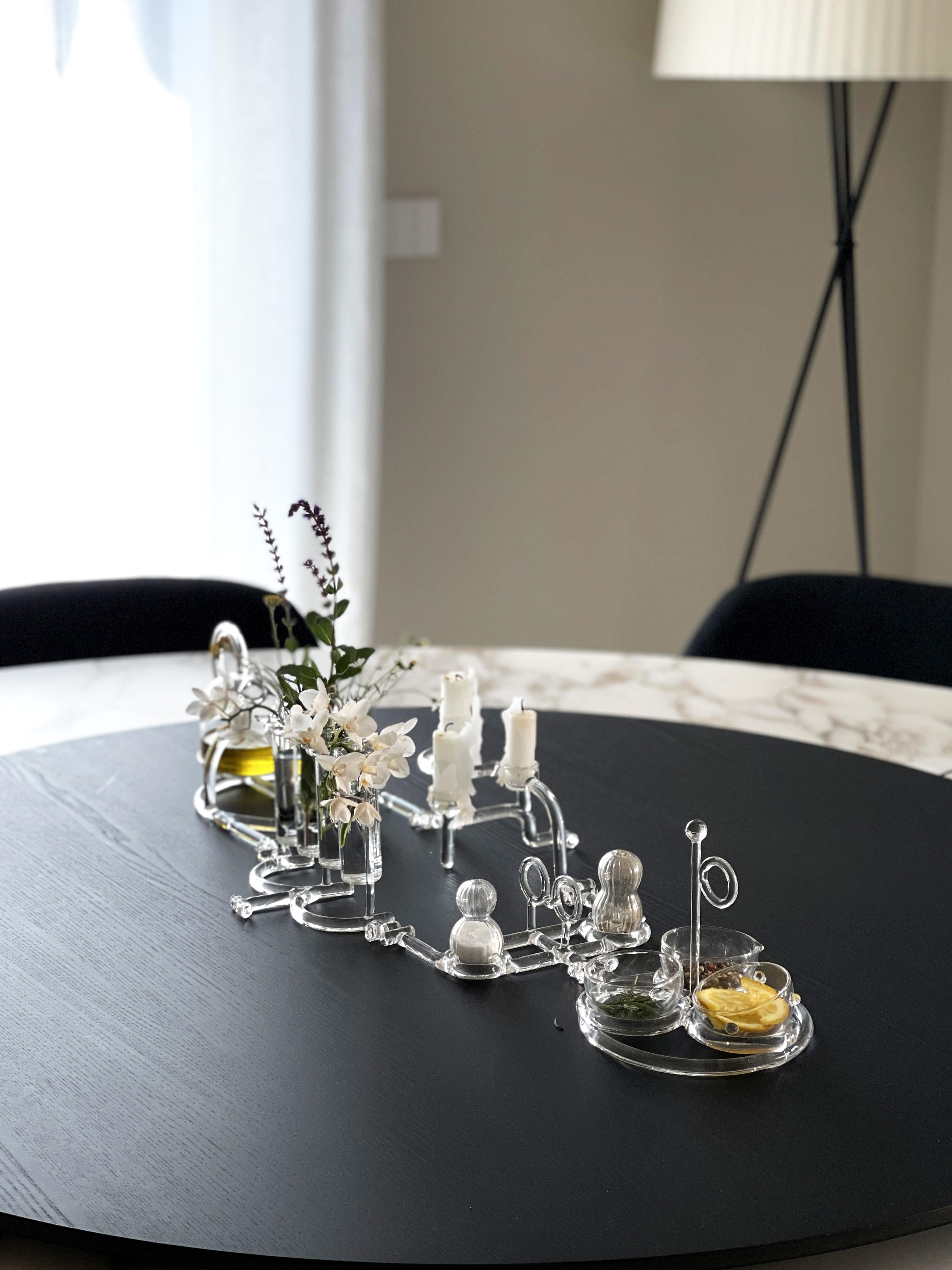 Zeitgenössisches, komplettes Tafelgeschirr-Set aus Küchenglas, handgefertigt (Glas) im Angebot