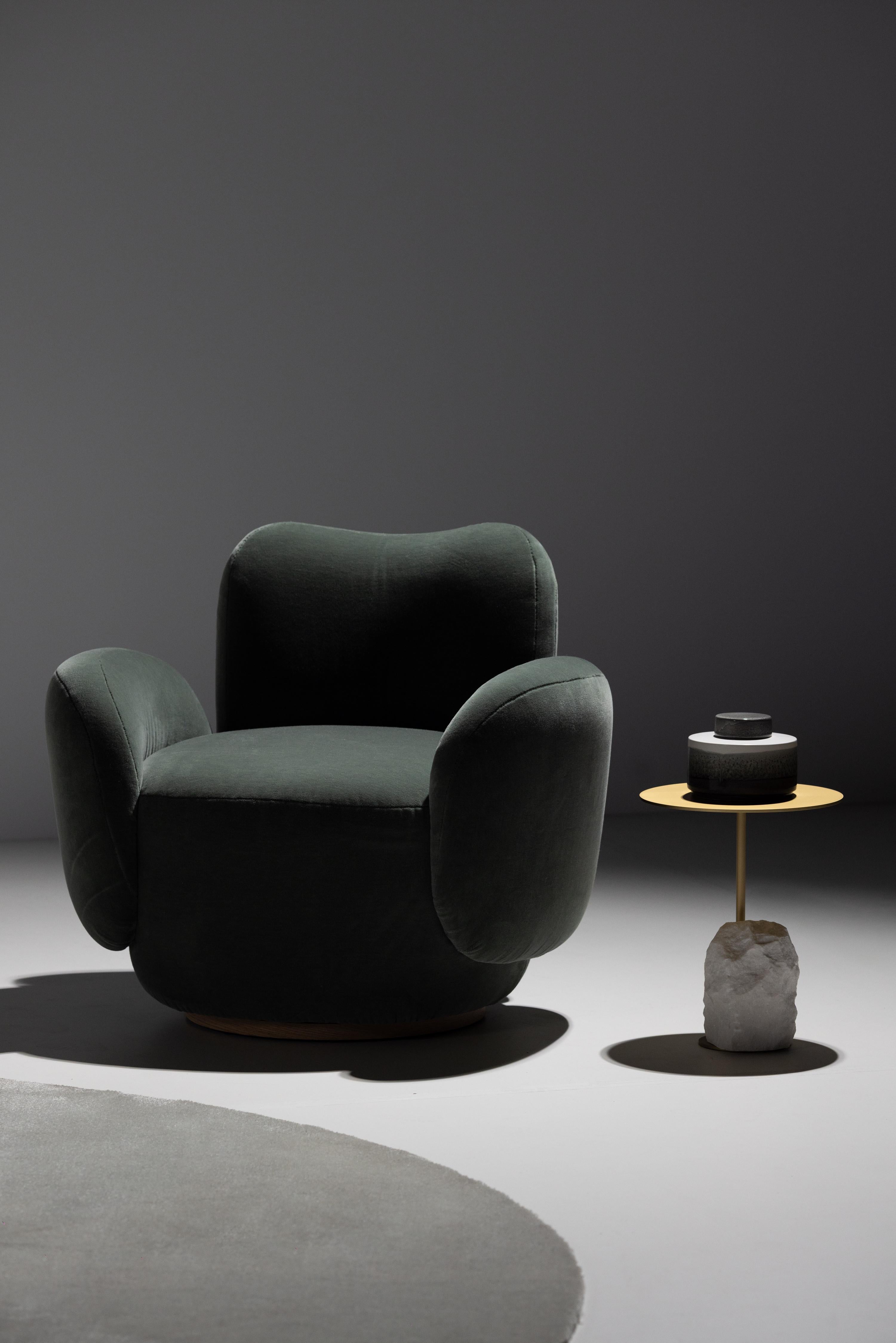 Moderno Sedia da salotto contemporanea Conchula, girevole, DEDAR Alpaca, fatta a mano da Greenapple in vendita