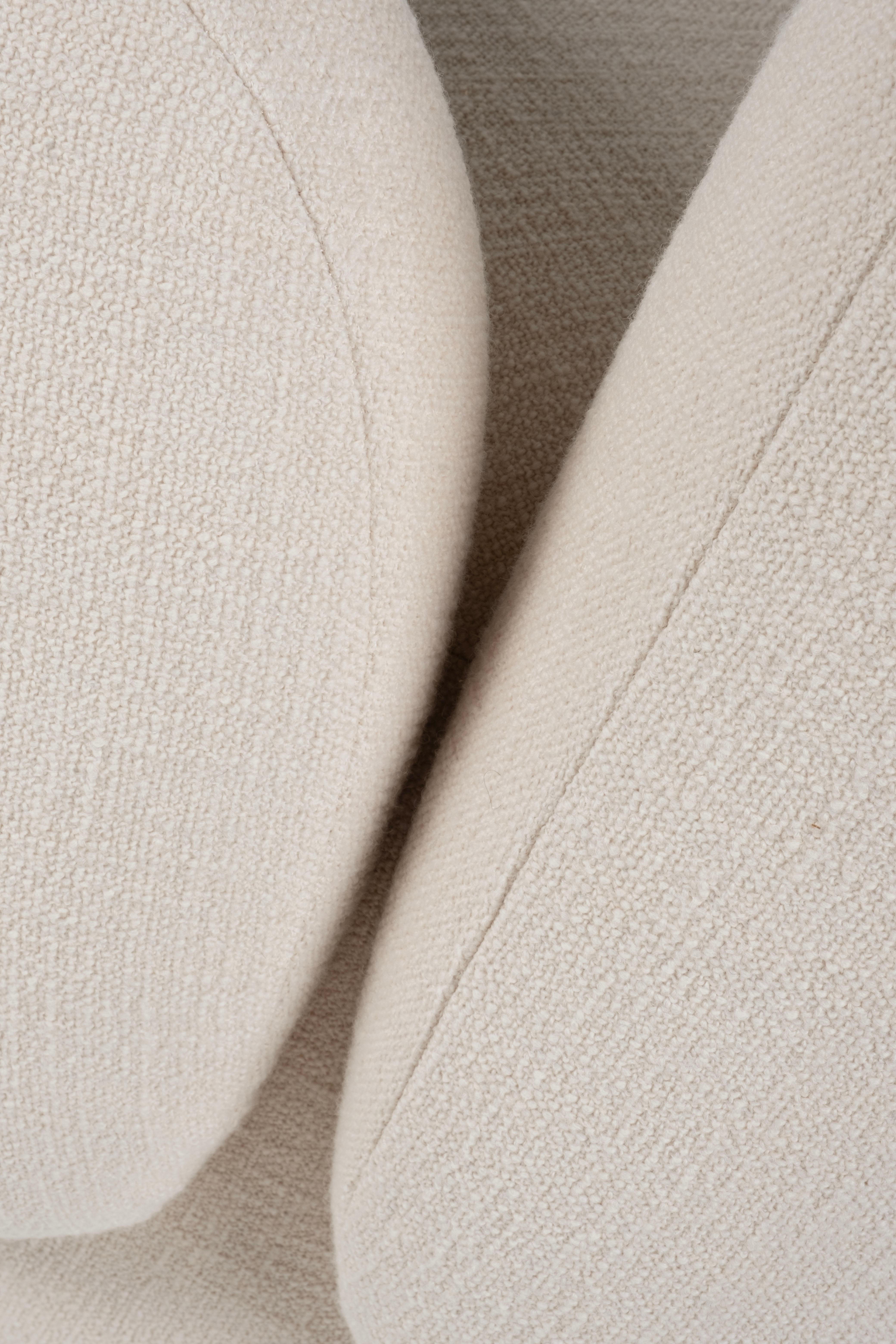 Contemporary Conchula Armchair Set of 2, Swivel, White Bouclé, Greenapple For Sale 3