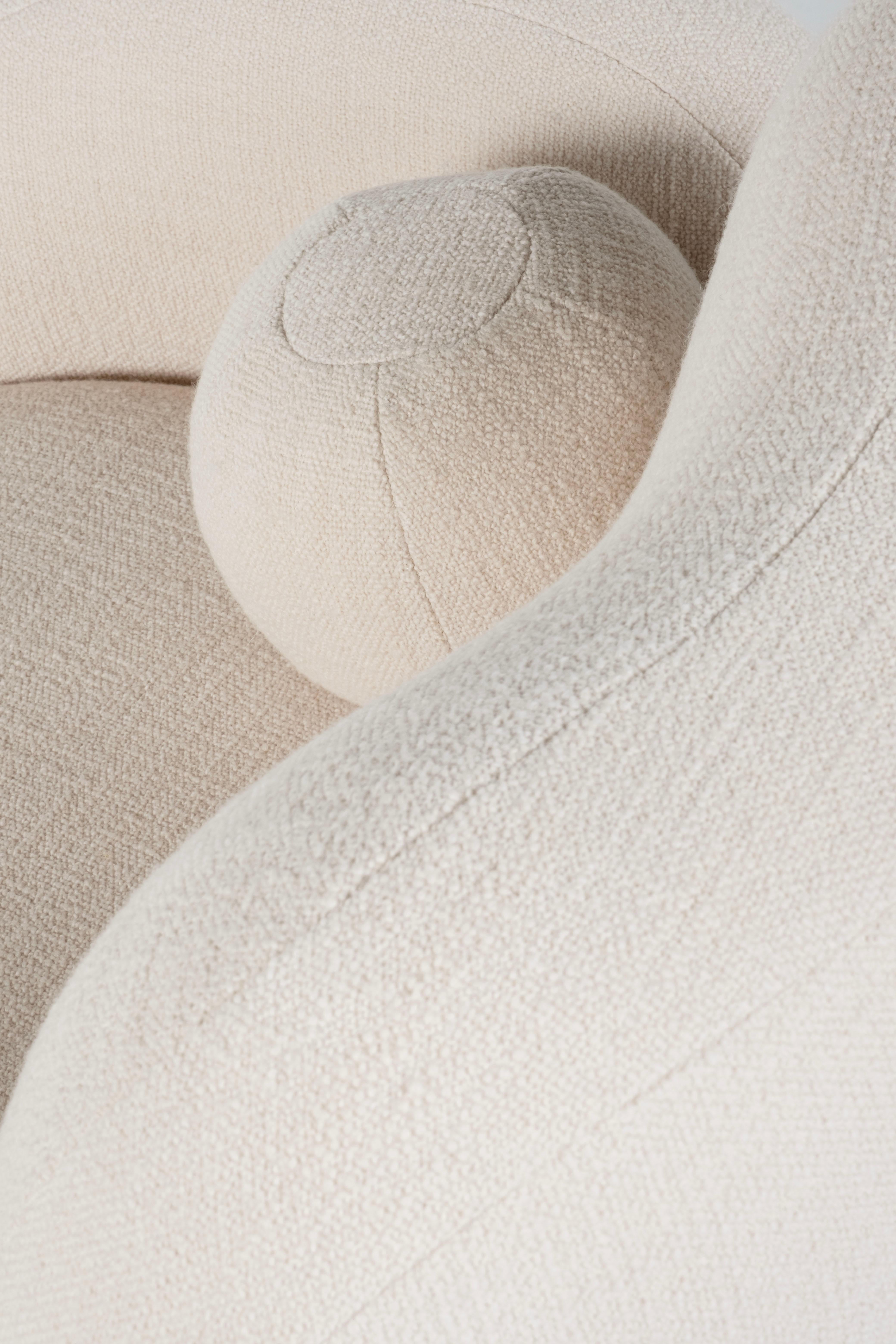 Contemporary Conchula Armchair Set of 2, Swivel, White Bouclé, Greenapple For Sale 4